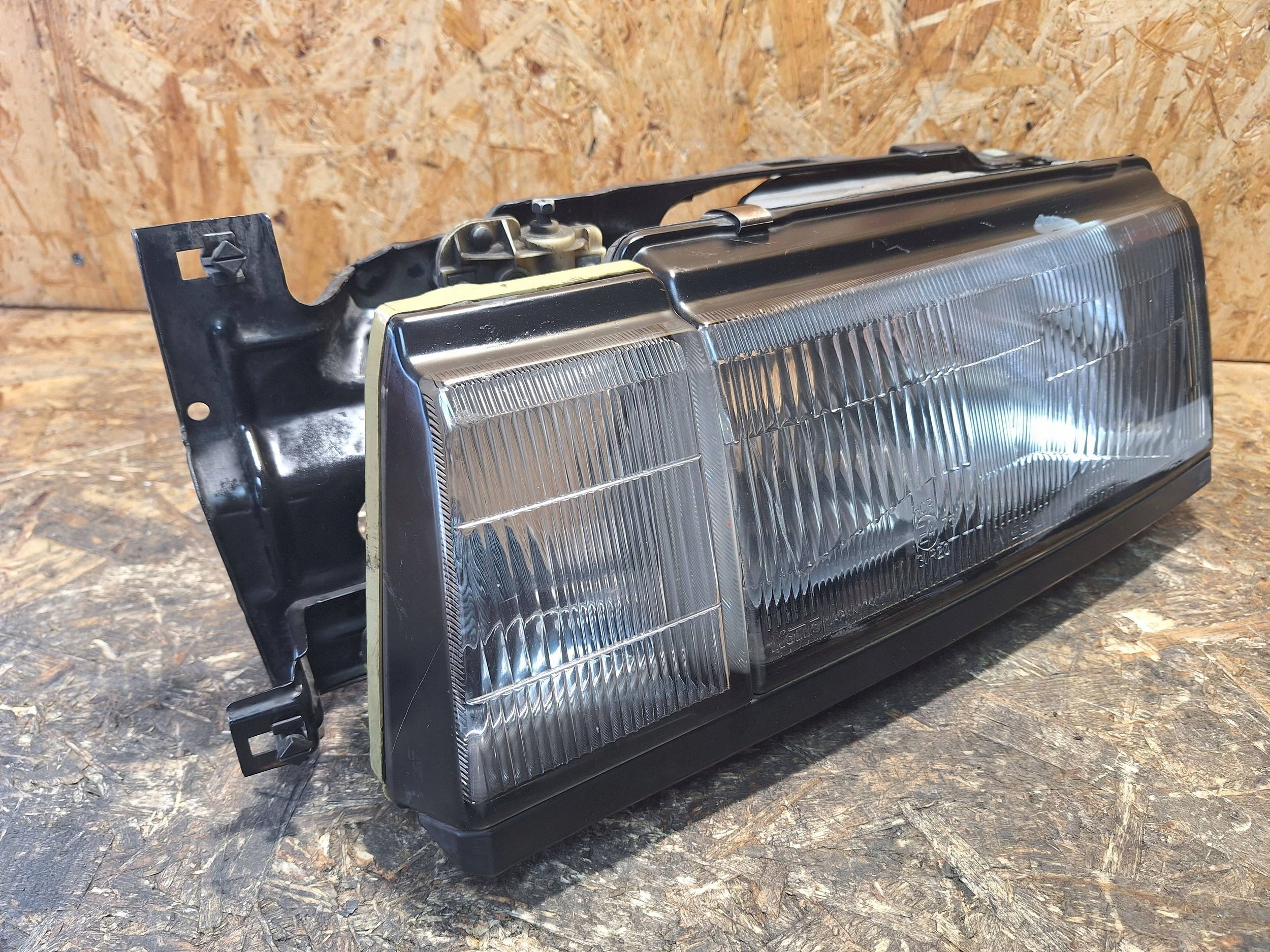 light left front NISSAN SUNNY B12 COUPE 87-91 110-63210