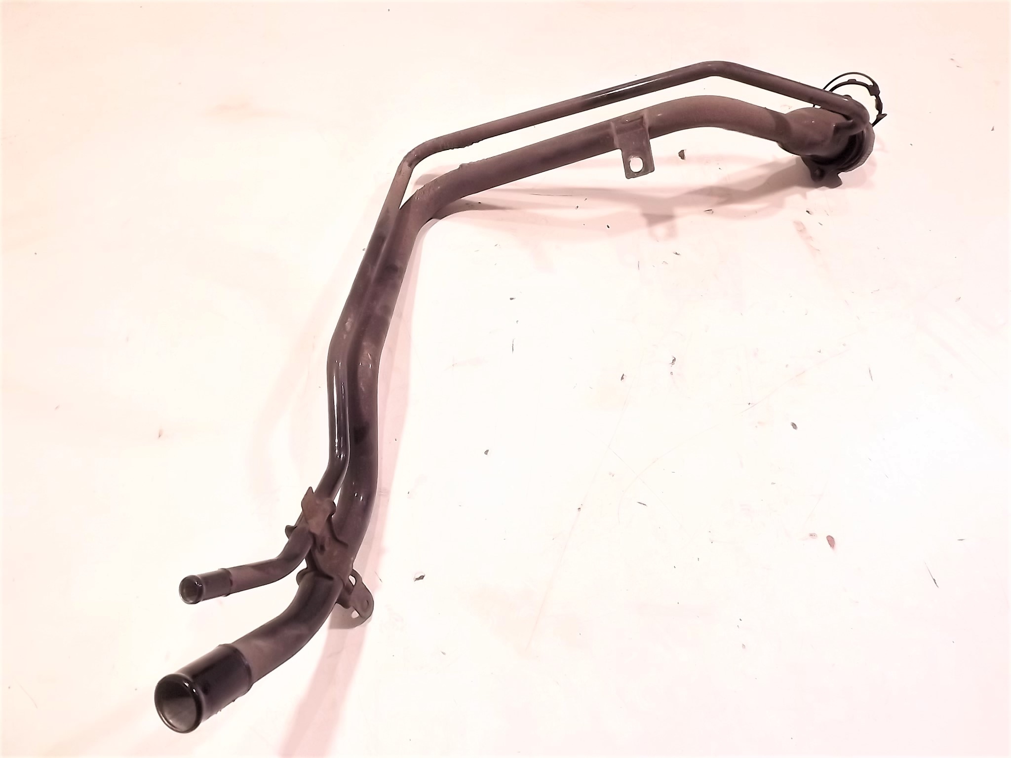 rohr Tankklappe 07-14 MAZDA 2 1.4 D