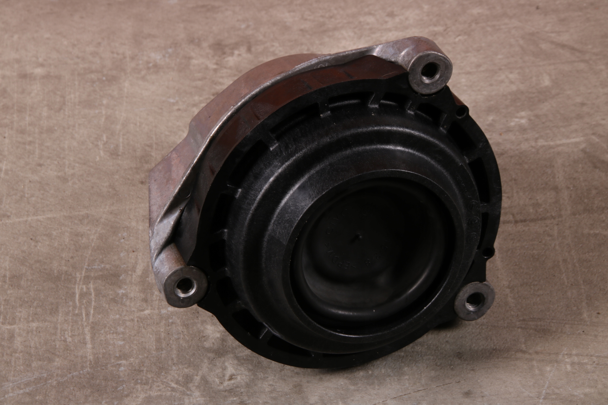 BMW G20 G21 320e 330e engine mount right 6860494 16204 km !!!