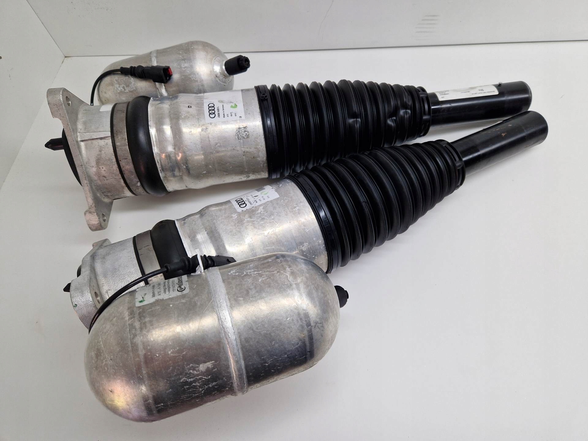 AUDI A8 D5 АМОРТИЗАТОРn0616001abn0616002ab