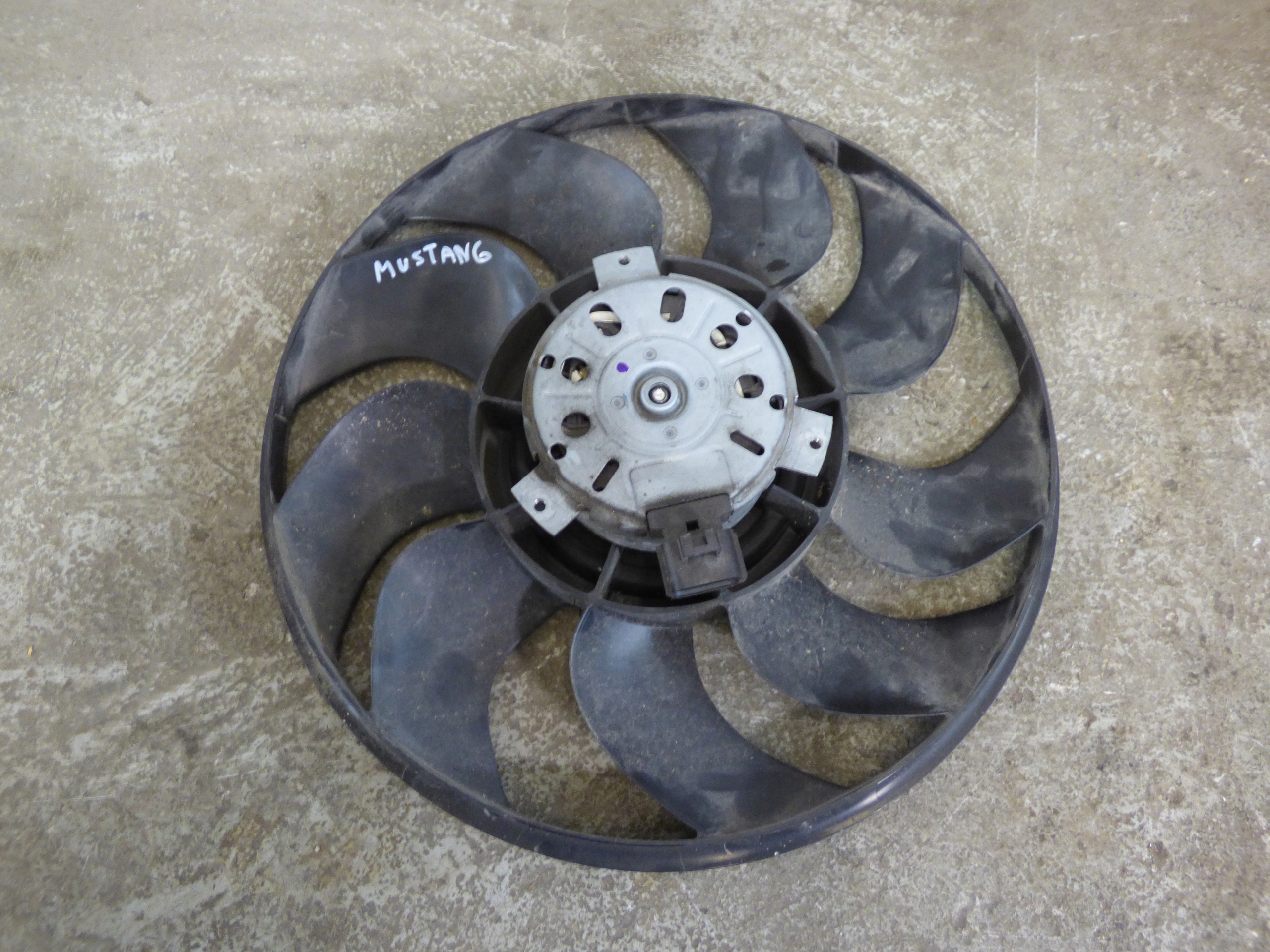 radiator fan FORD MUSTANG