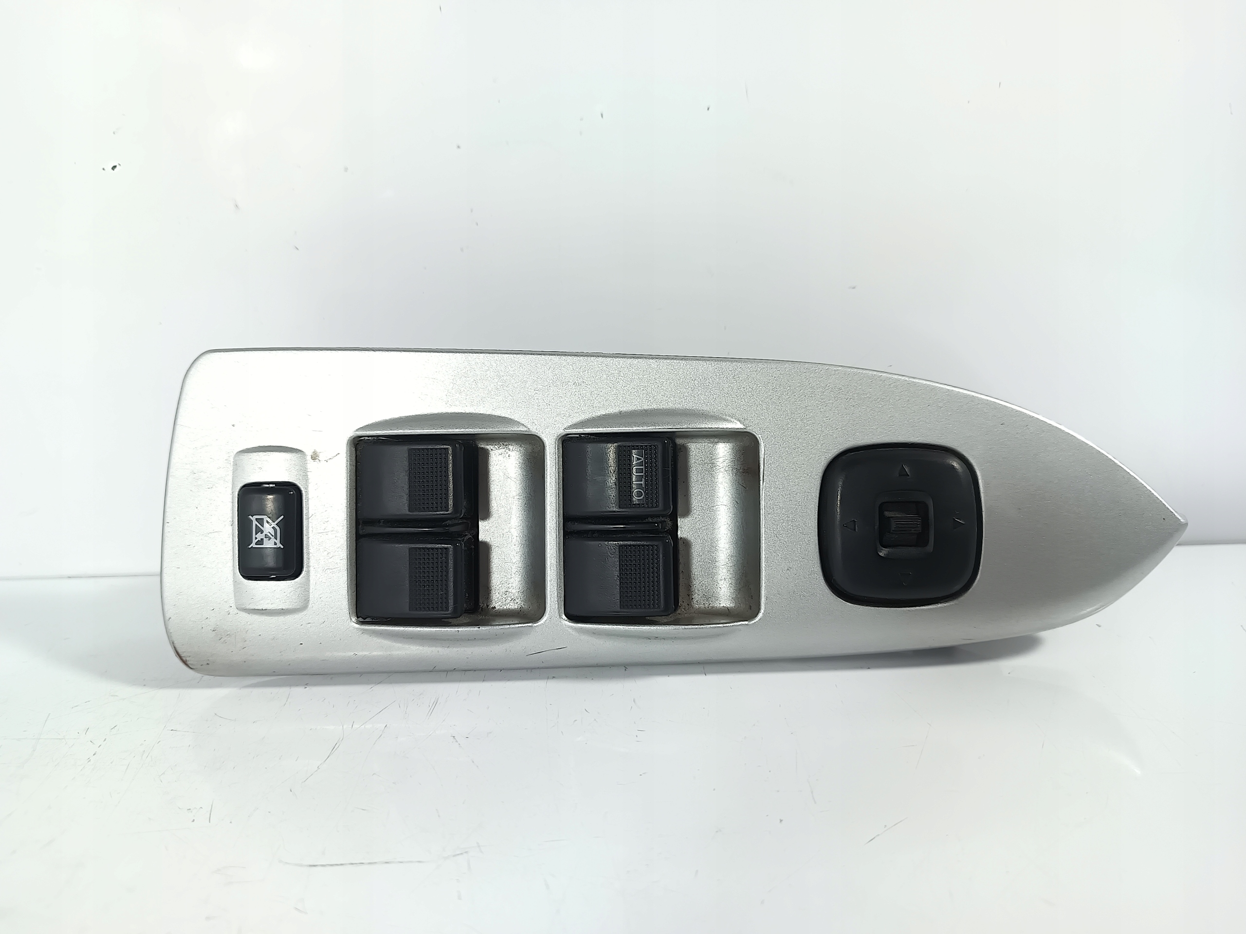 Mazda PREMACY 1 and LIFT 99-05 PANEL button regulation windows OE C8H-D172