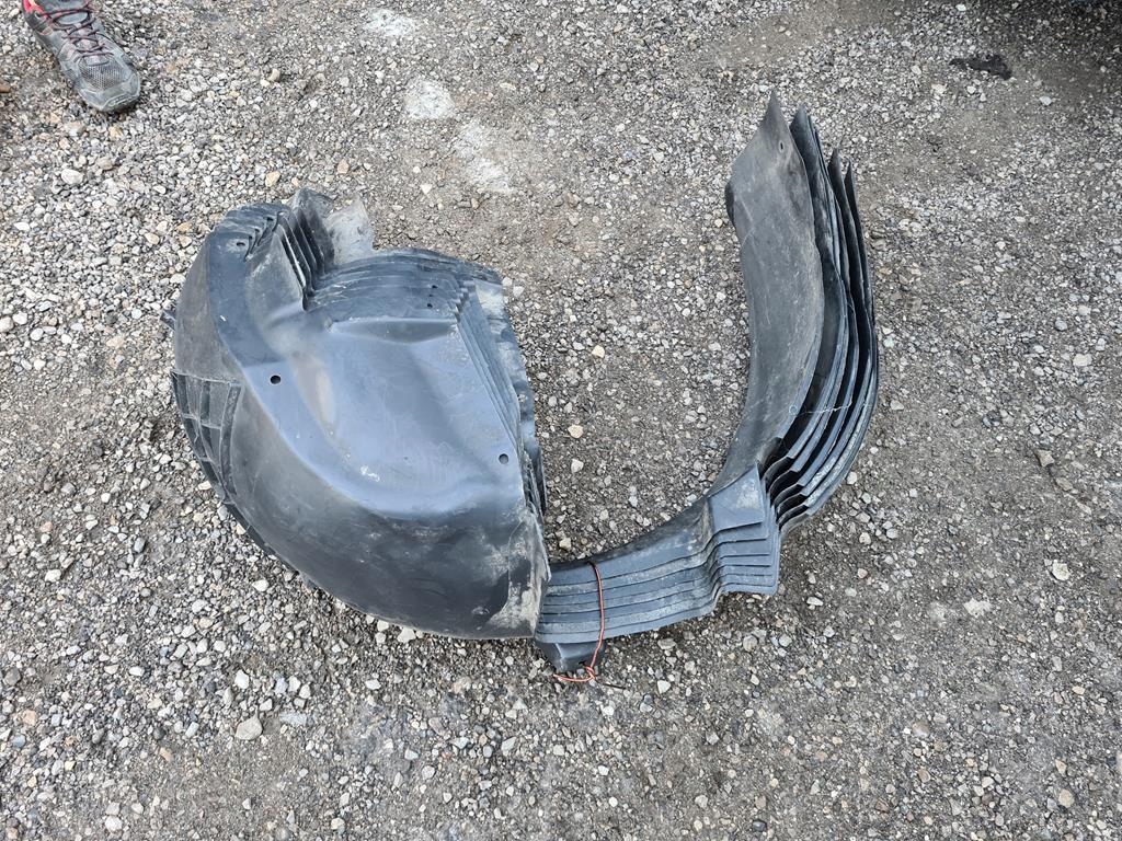 mudguard front left cale Opel Vectra C 13183315
