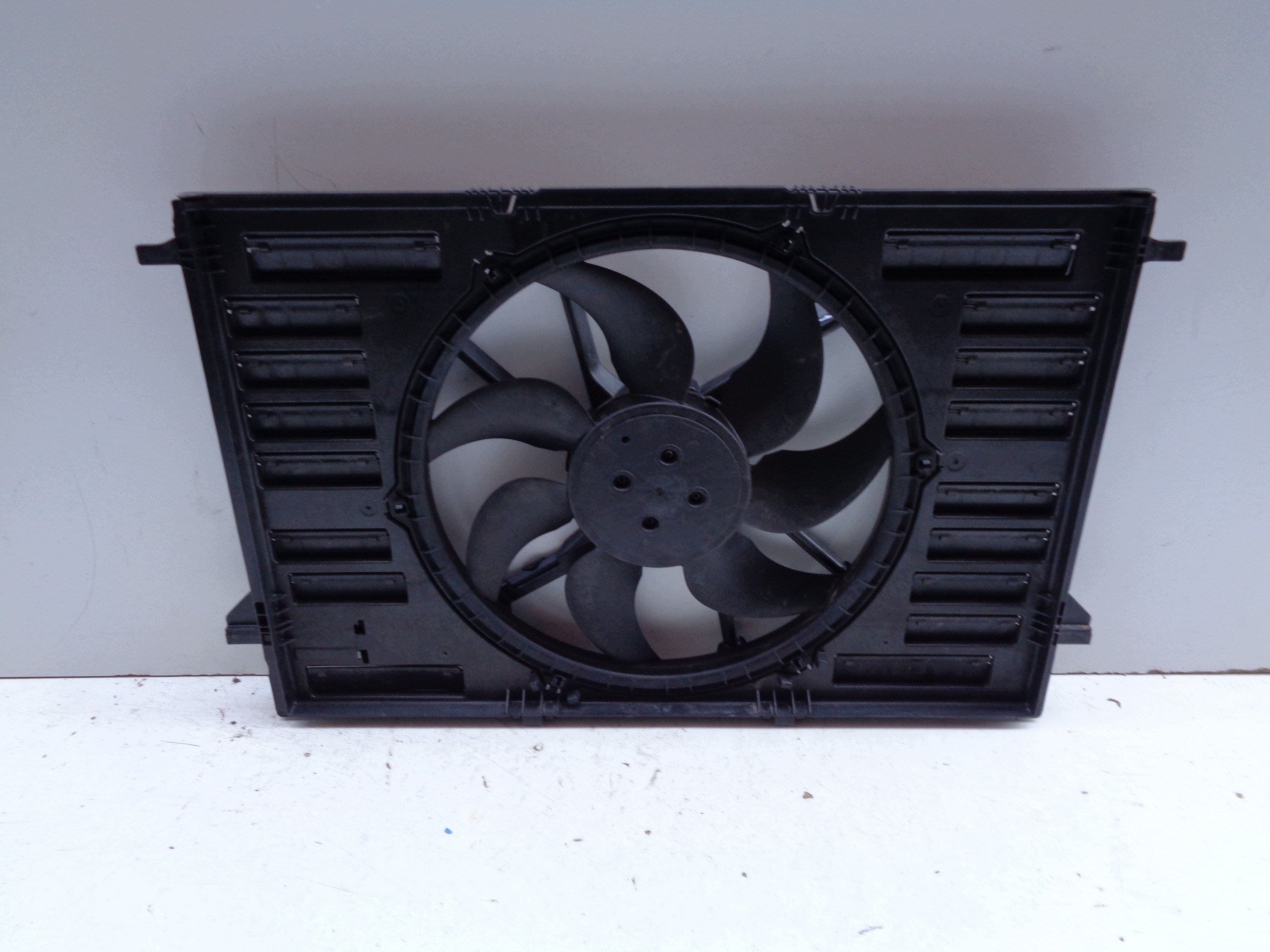 ventilátor obal AUDI A4 B9 8W 8W0 15- NR 53352
