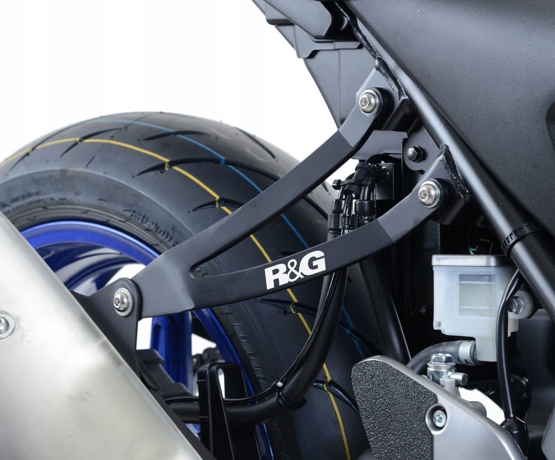 EH0071BKA - КРЕПЛЕНИЕ ВЫХЛОПНОЙ ТРУБЫ + КРЫШКА ПОДНОЖКИ RG SUZUKI