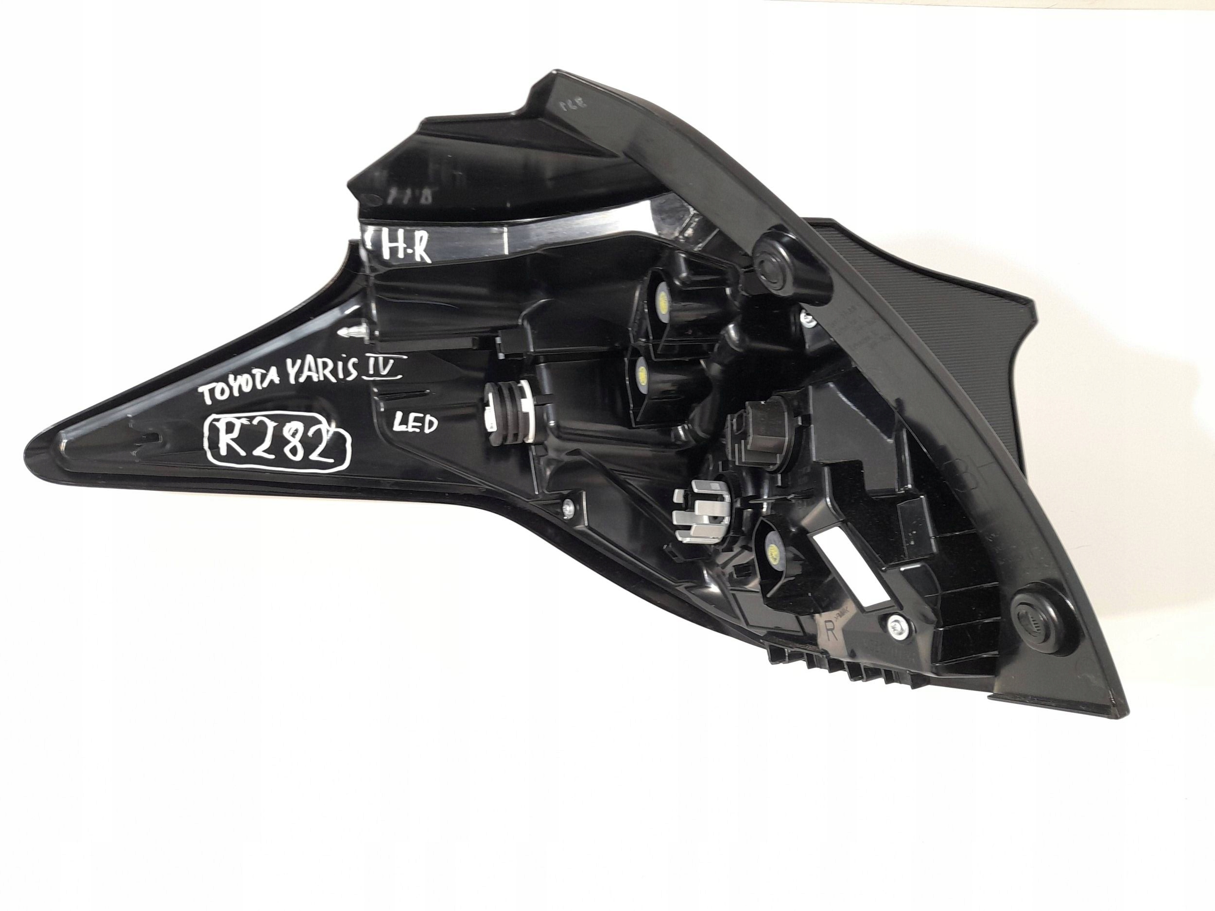 Toyota Yaris XP210 light rear right V356015R (R282)