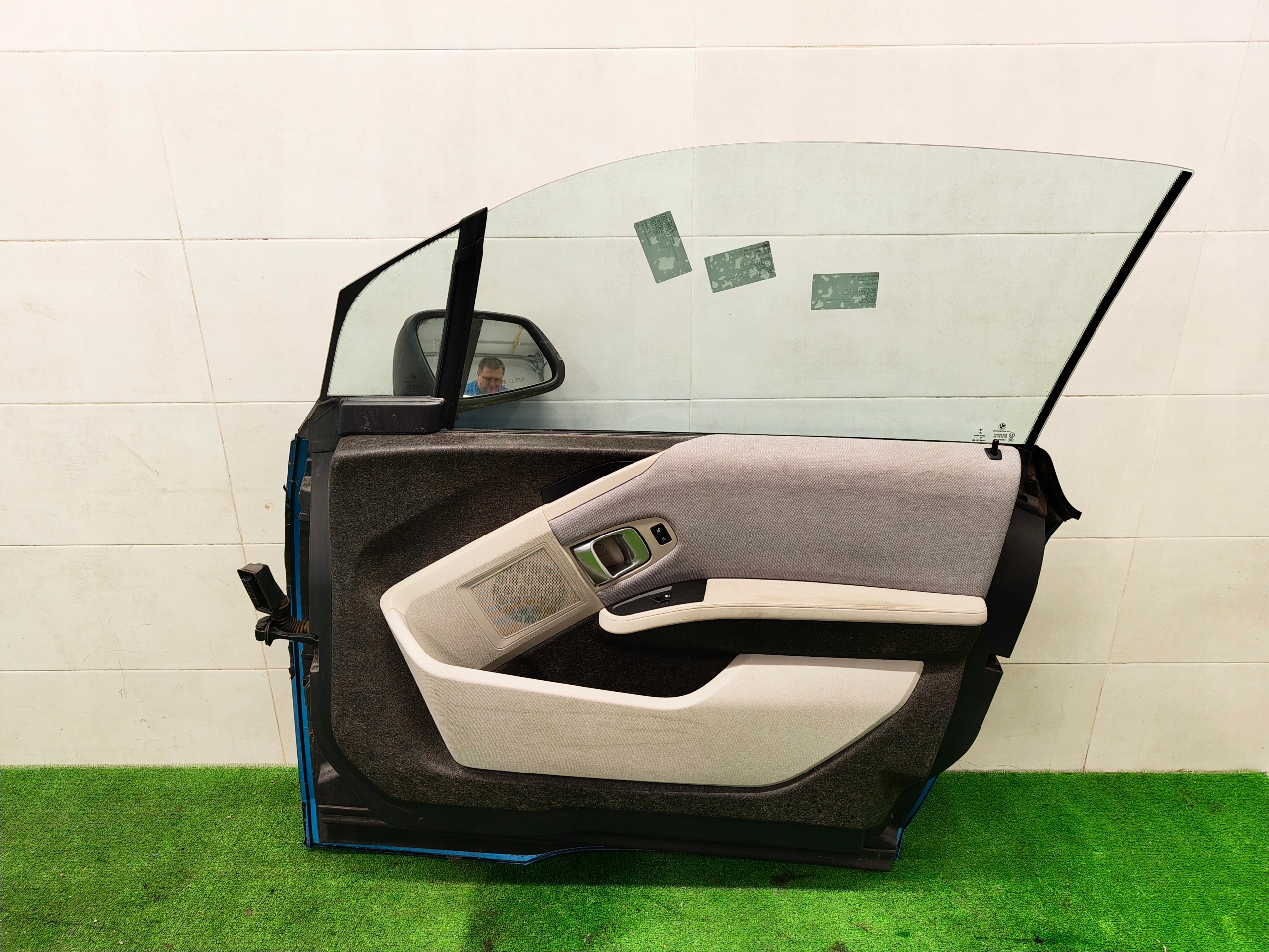 BMW i3 door right front mirror colour C04