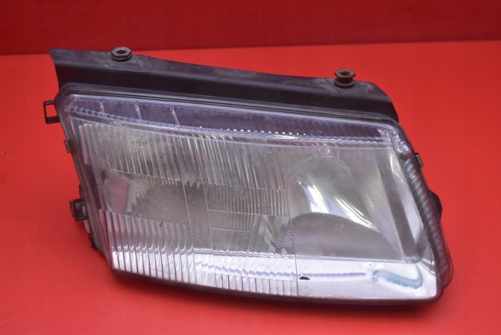 REFLEKTOR right light front EU 147426-00 VW PASSAT B5 96-00