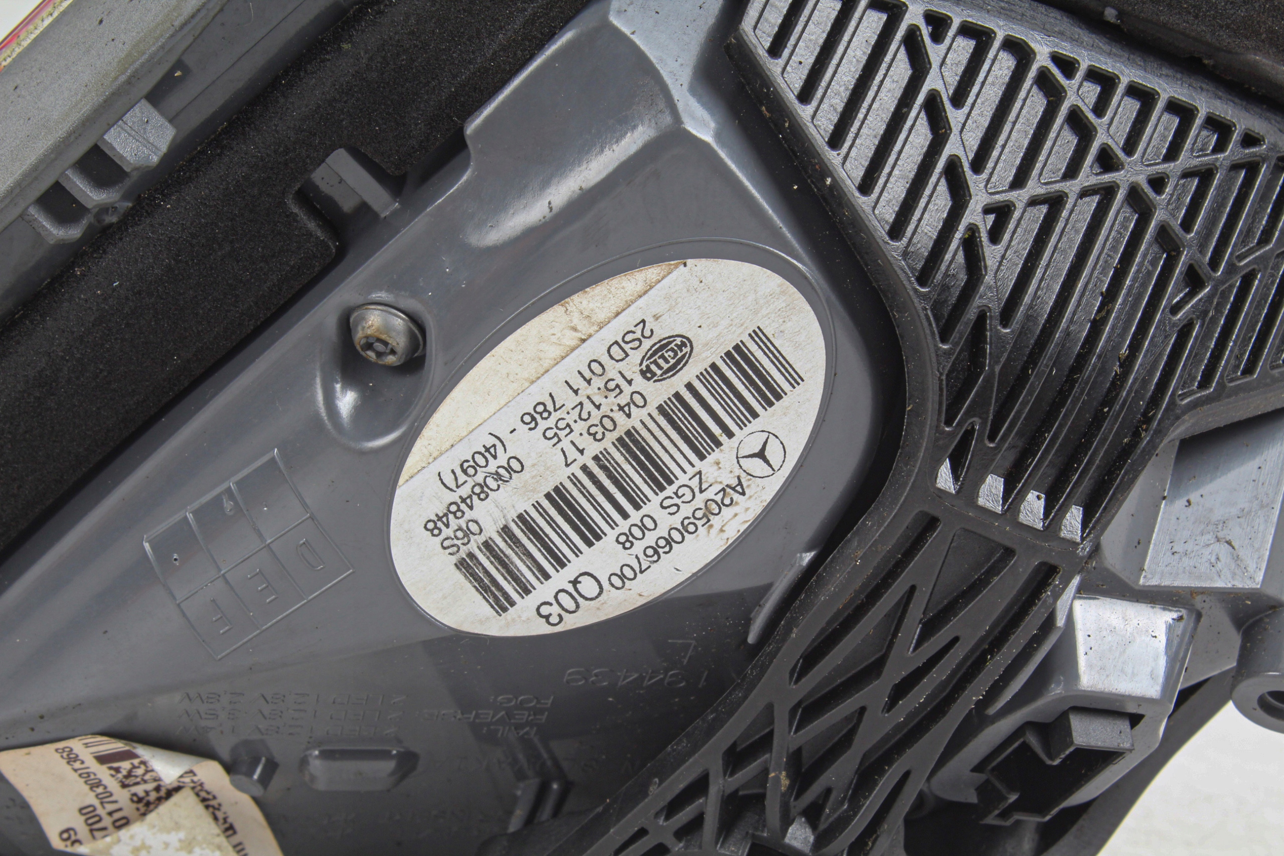 фонарь левый крышка багажника A2059066700 MERCEDES C Купе W205