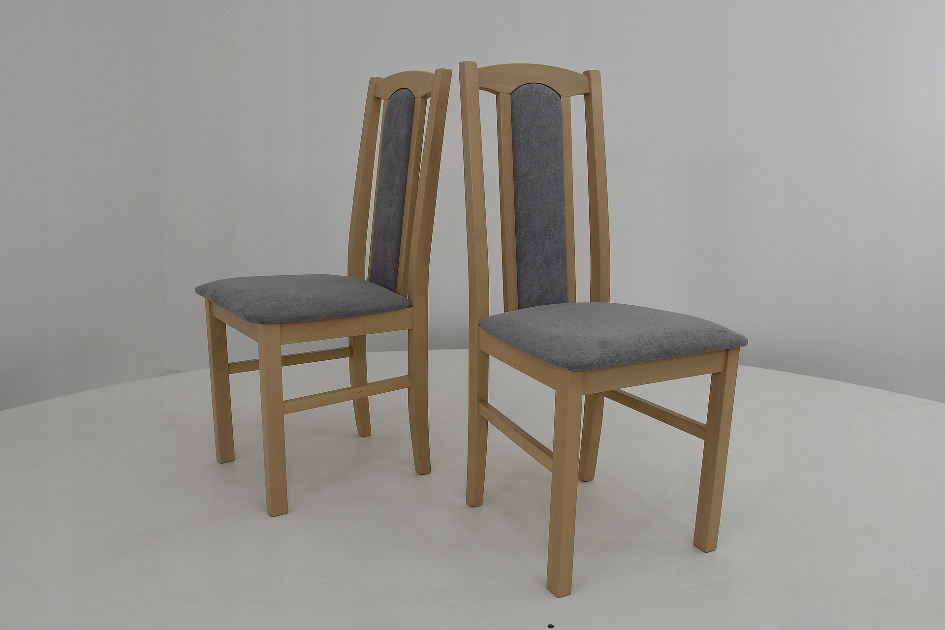 stół + 8 krzeseł, bukowe krzesła, stoły do aneksu Wysokość krzesła 96 cm