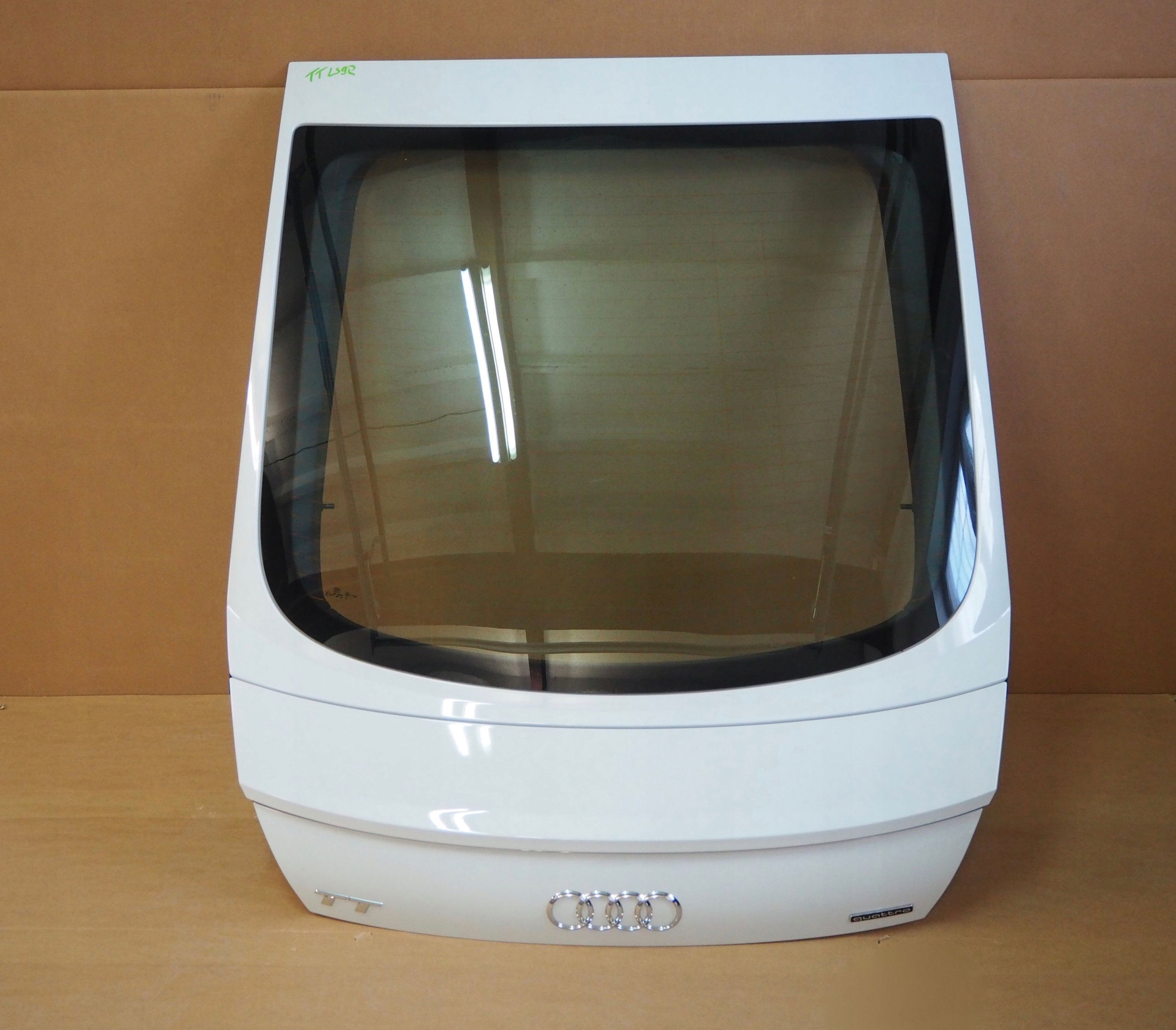 AUDI TT 8S KLAPA BAGAZNIKA LS9R