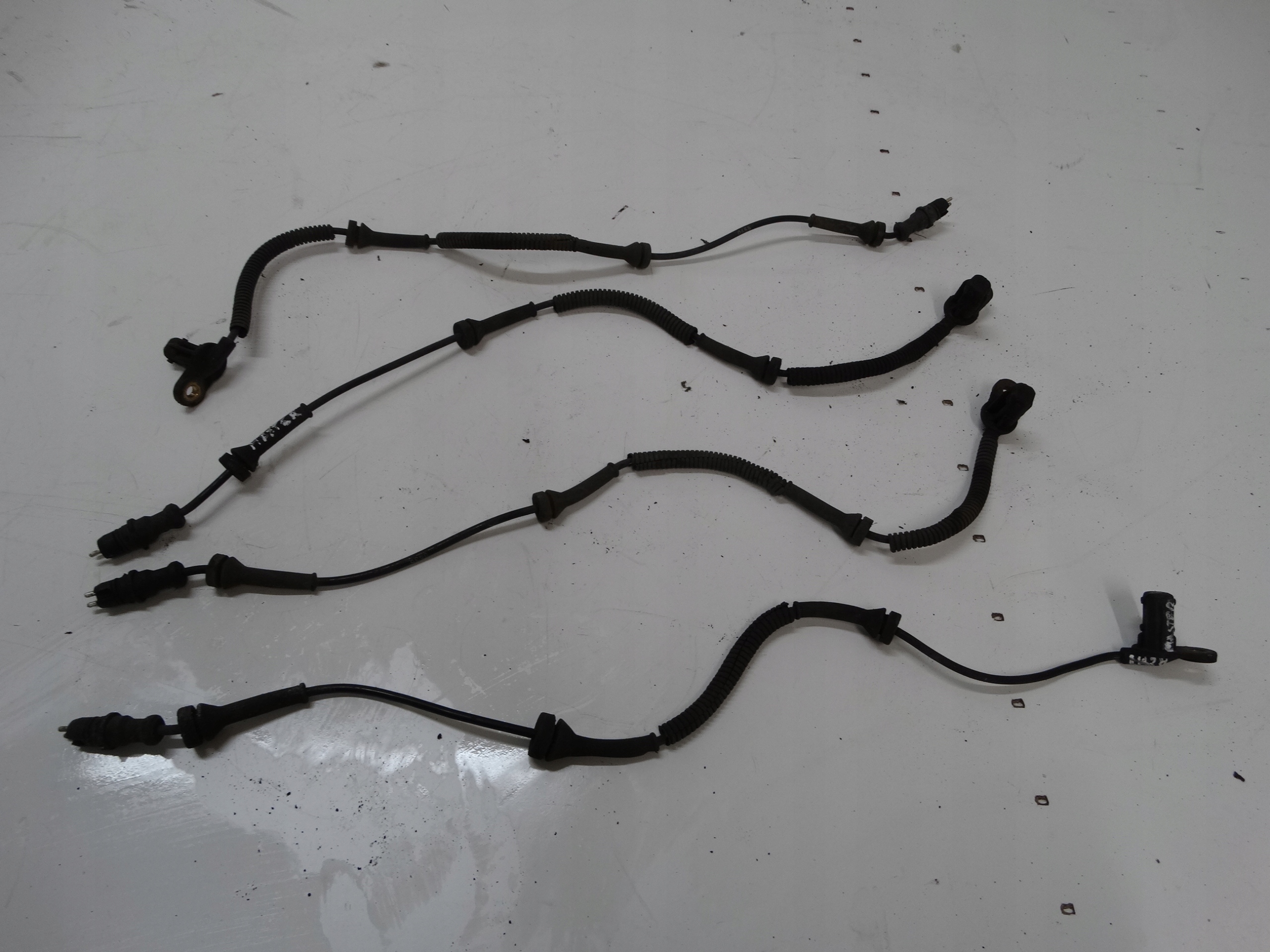 CZUJNIK ABS TYŁ RENAULT MASTER II