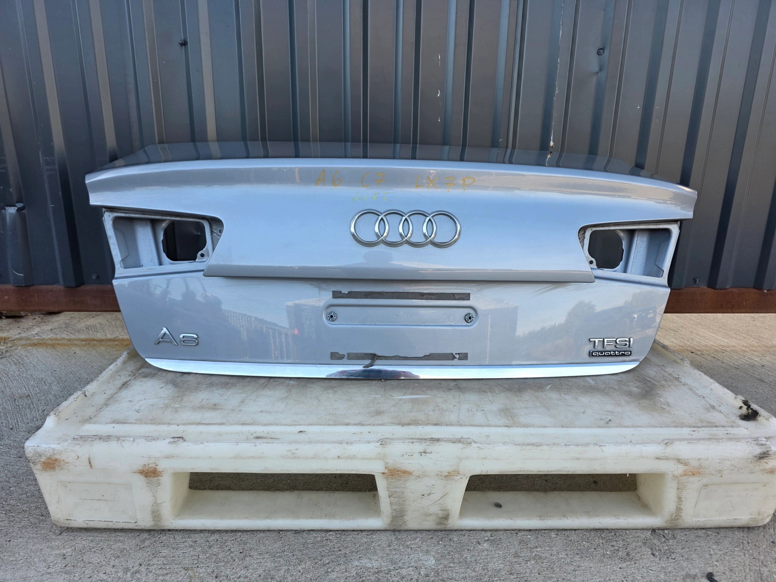 boot doors rear part AUDI A6 C7 sedan LX7P LIFT 2015-2018 original !!!