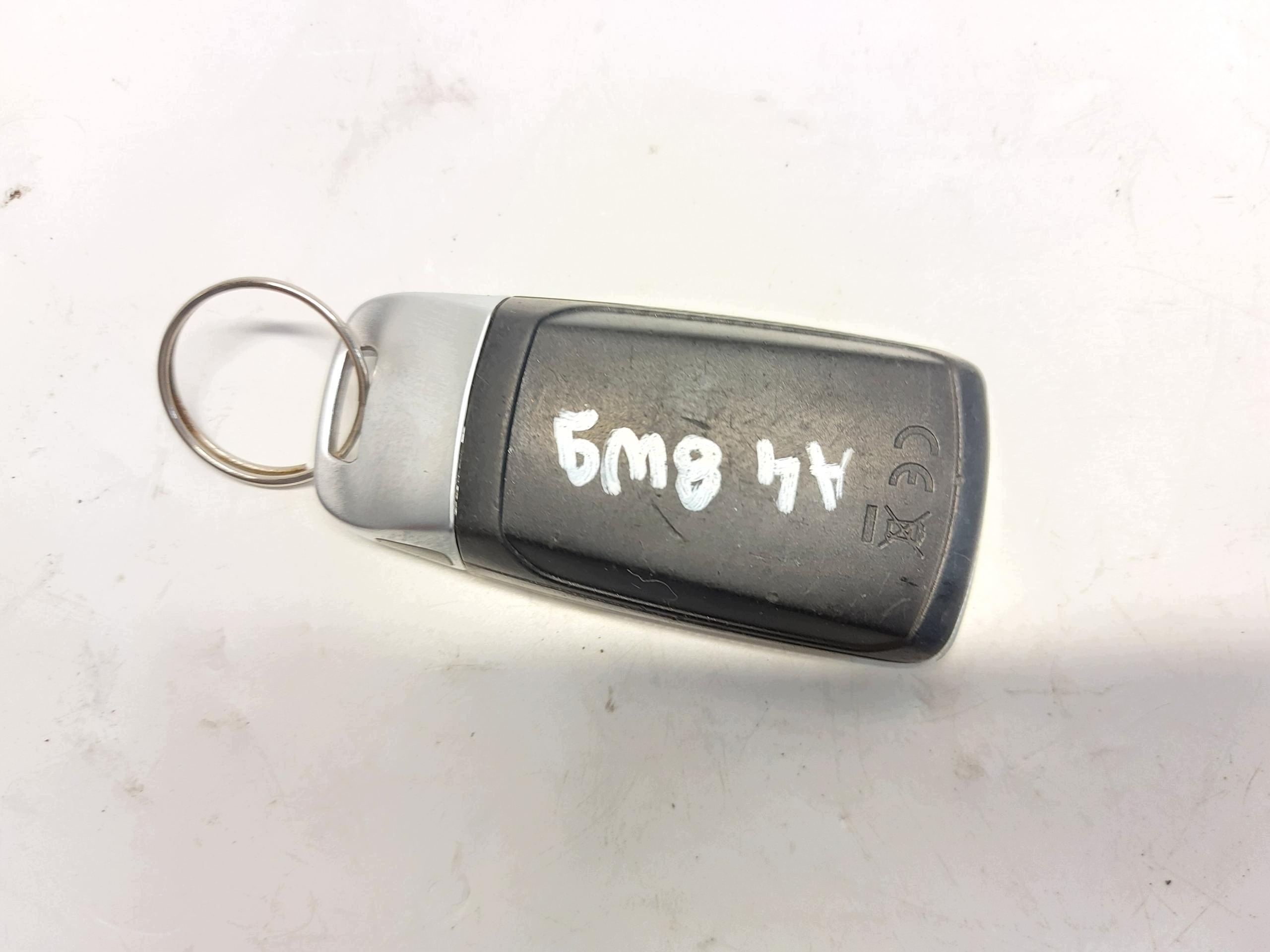 Audi A4 B9 8W LIFT Kombi 8W9 key PILOT 4M0959754CC