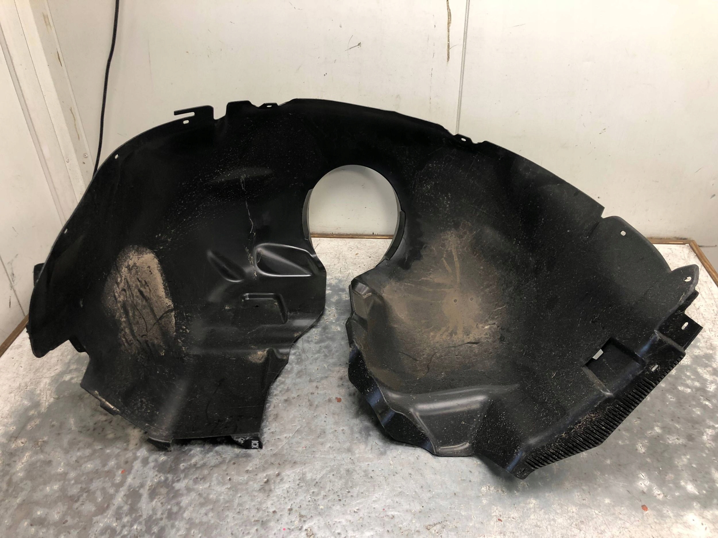 mudguard left front VW T7 7T0809957G