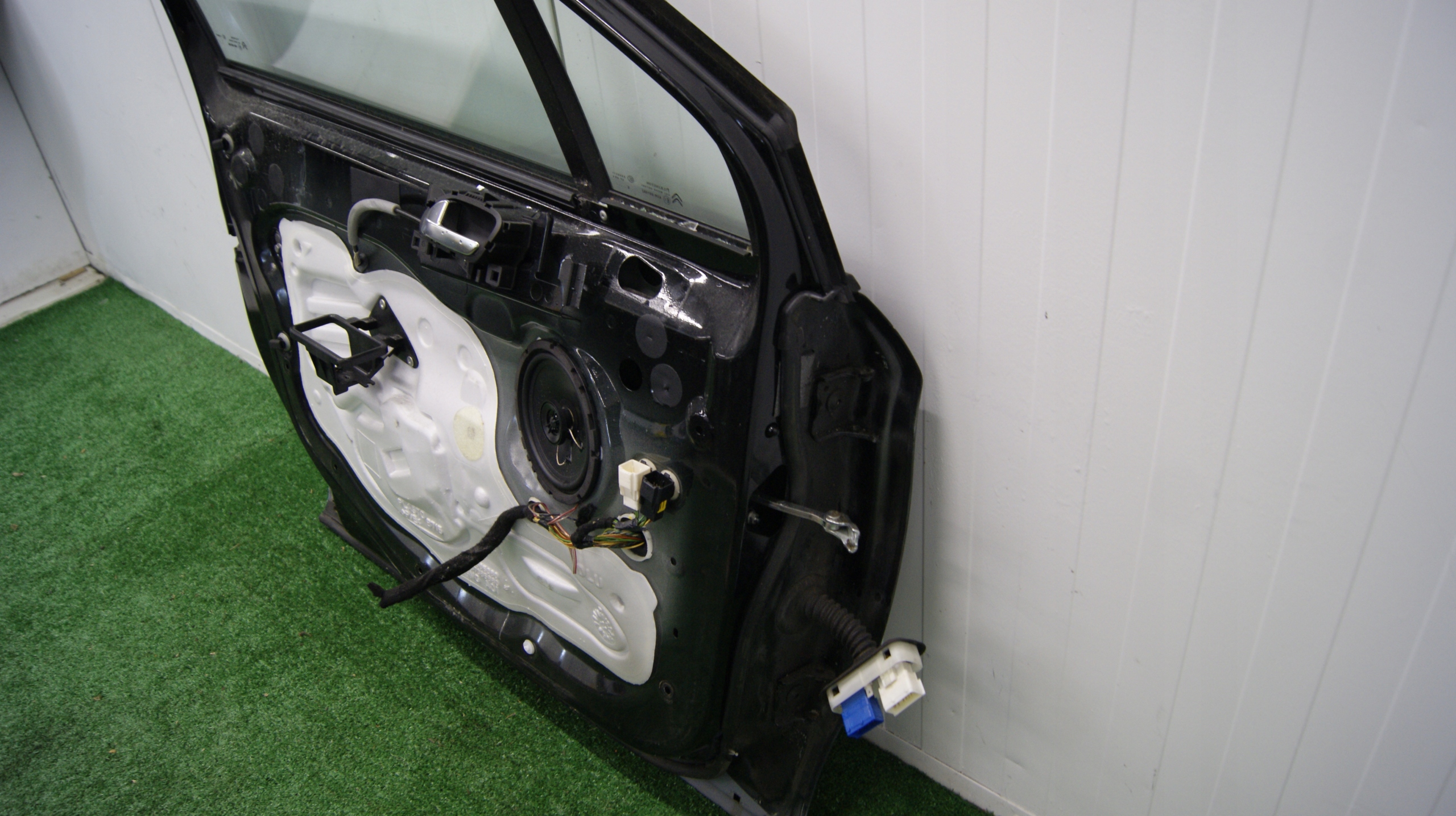 door left front CITROEN C4 II (B7) KOD LAKIERU KTV