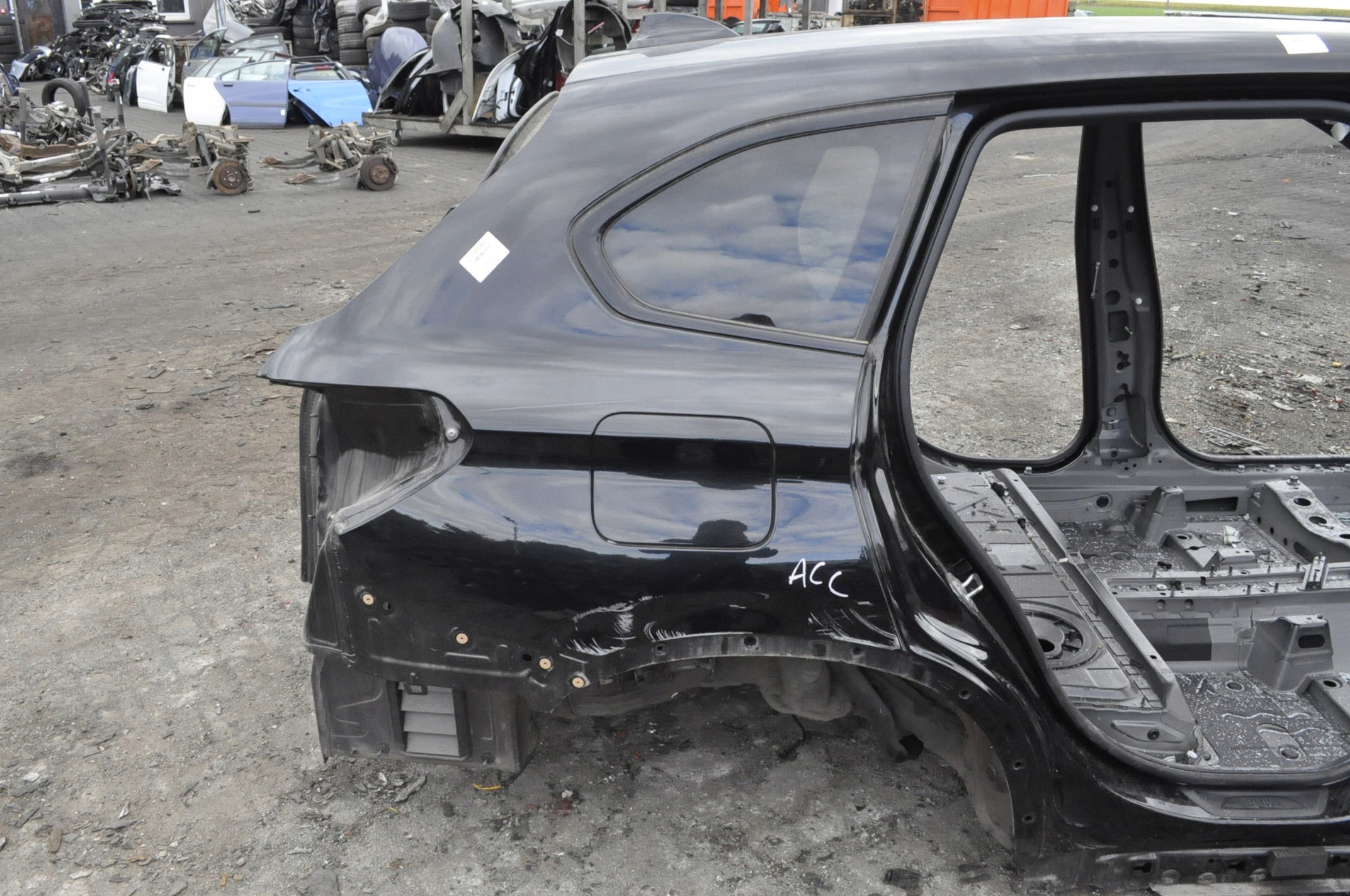 BMW X1 F48 ĆWIARTKA BŁOTNIK PRAWY TYŁ TYLNY