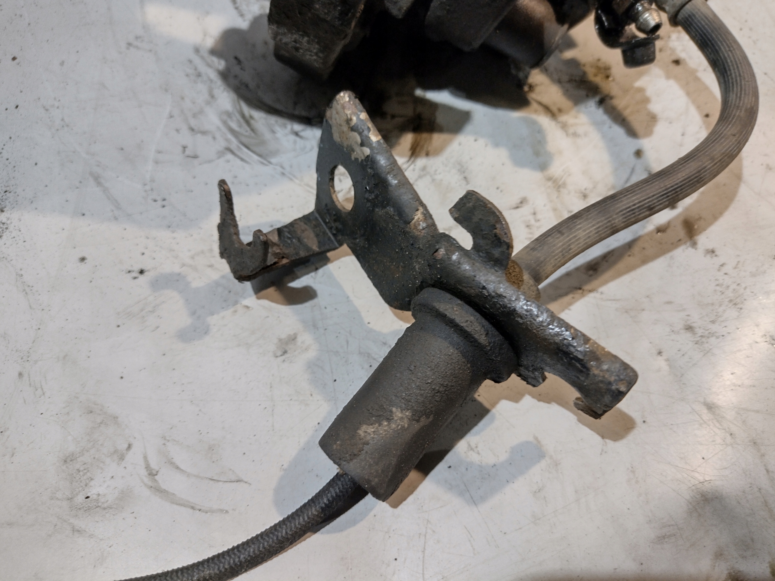 caliper brake right front BMW E90 2,0D (M47)