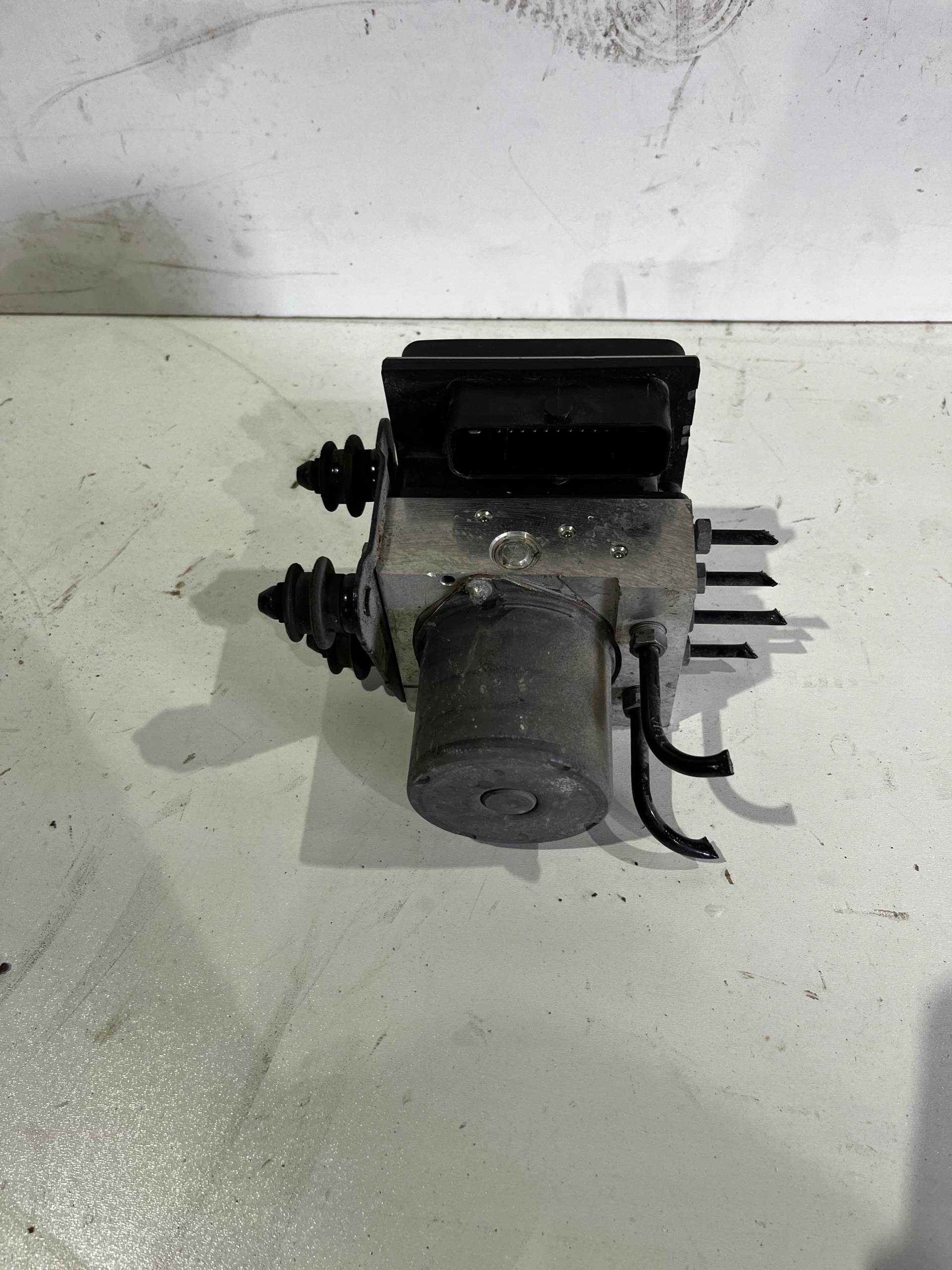 насос ABS ESP 8R0907379H 8R0614517R Audi Q5 8R