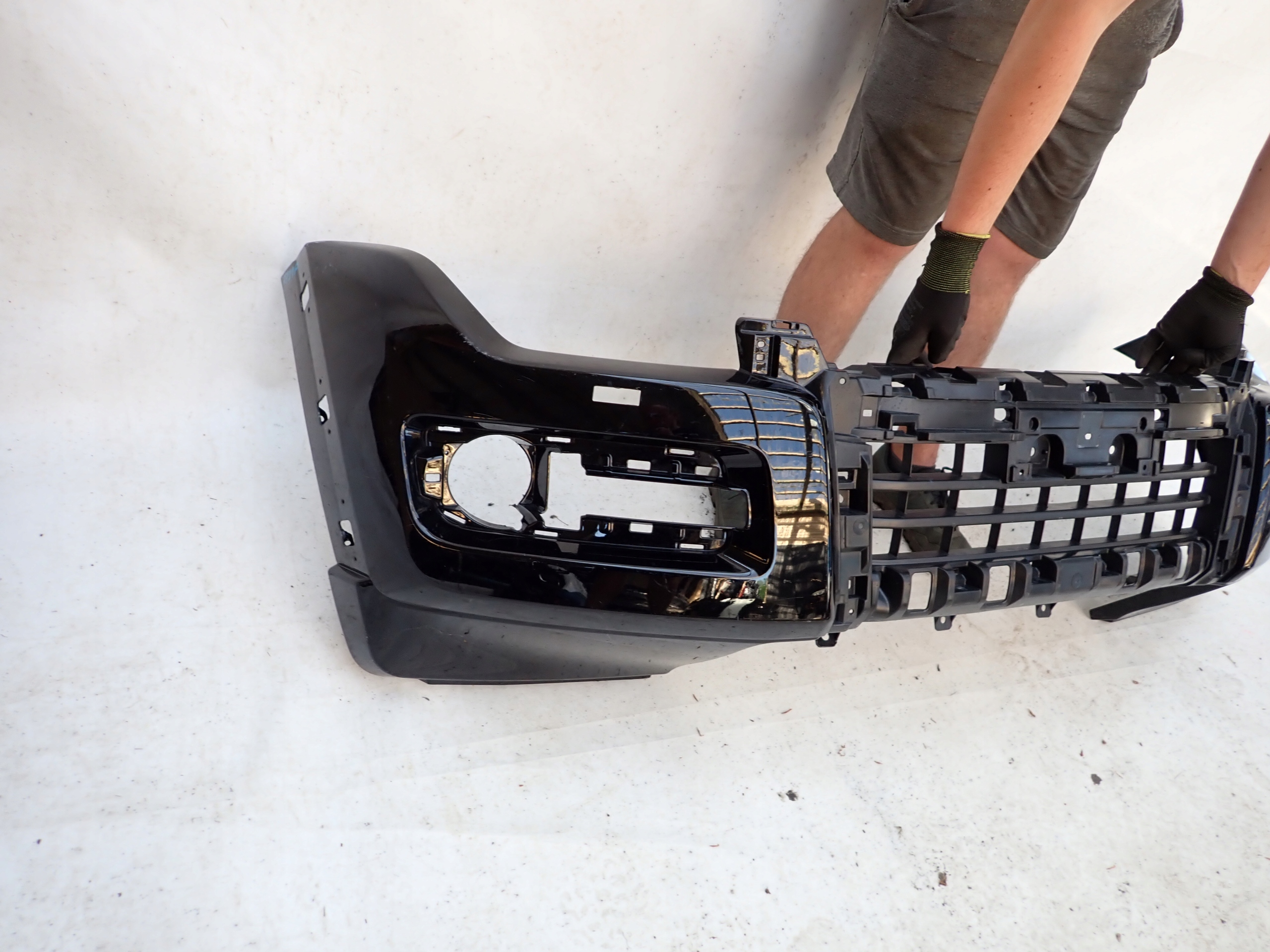 MITSUBISHI PAJERO IV 4 LIFT 15-18 bumper front front 6400G152ZZ