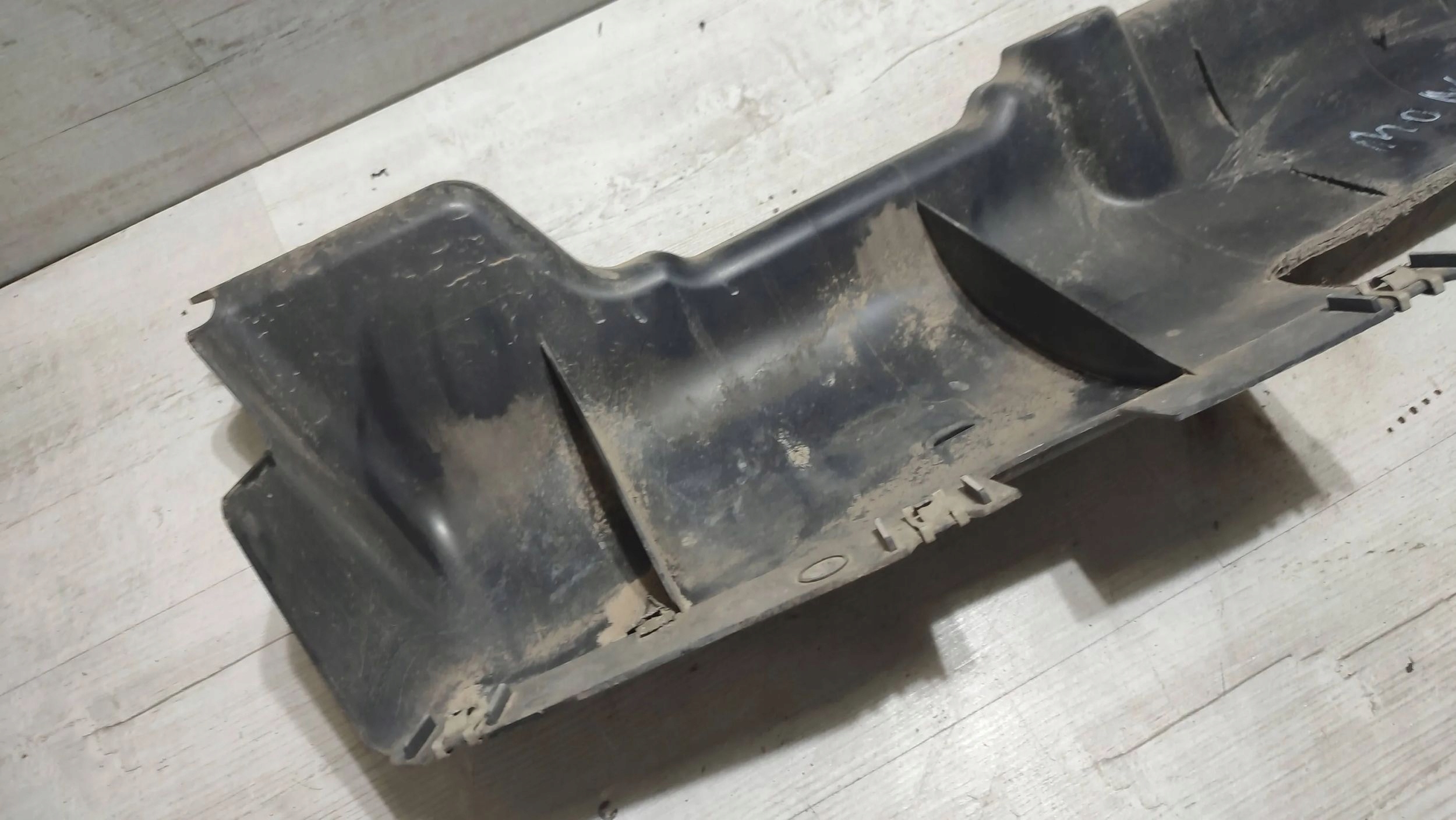 Ford Mondeo MK5 16r 2.0TDCi Blende Abdeckung