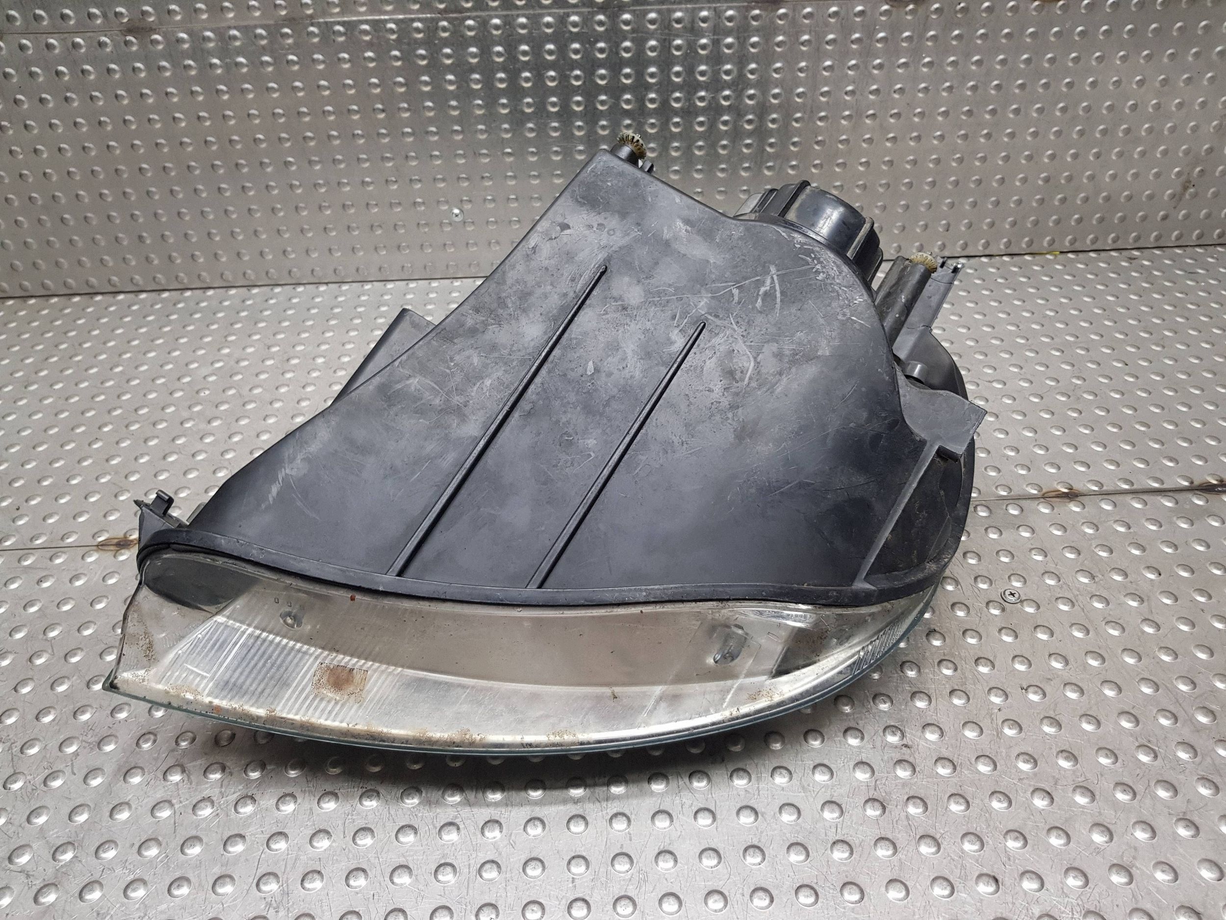 light REFLEKTOR right front 2S6X-13W029AJ FORD FIESTA MK6 2002-2006