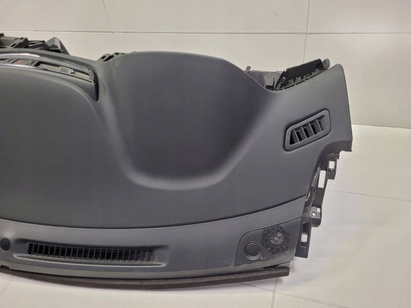 dashboard instrument panel console Nissan X-Trail T32 2018 682004CC0A