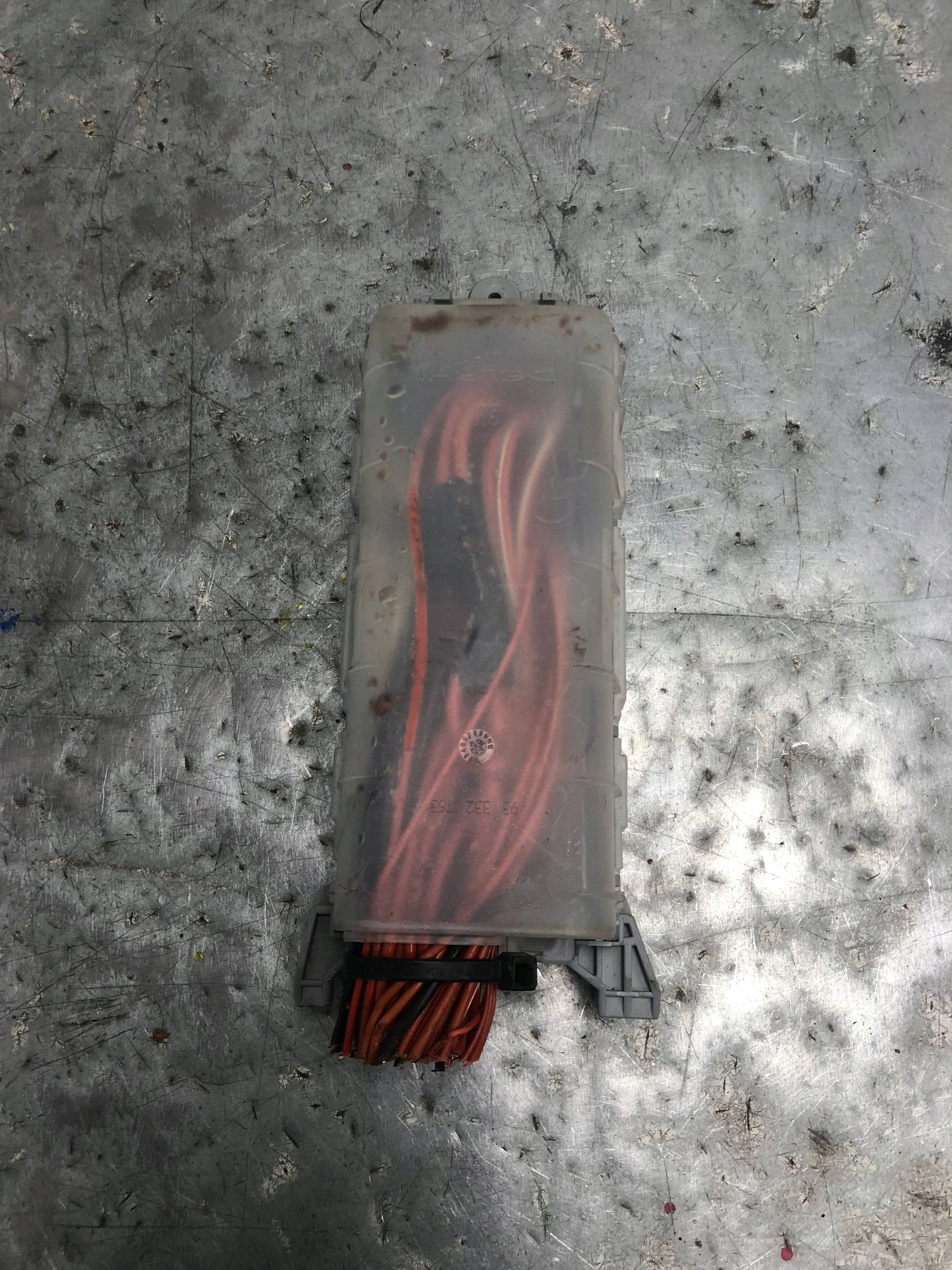 Module fusibles OPEL MERIVA A LIFT 93363136