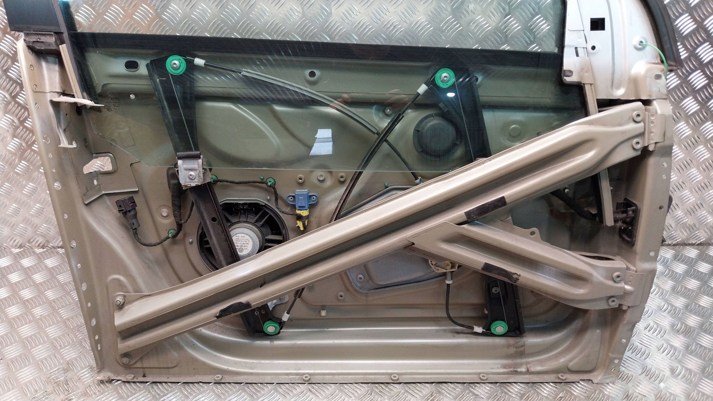 RÁM dveře předek pravá VW GOLF V 03
