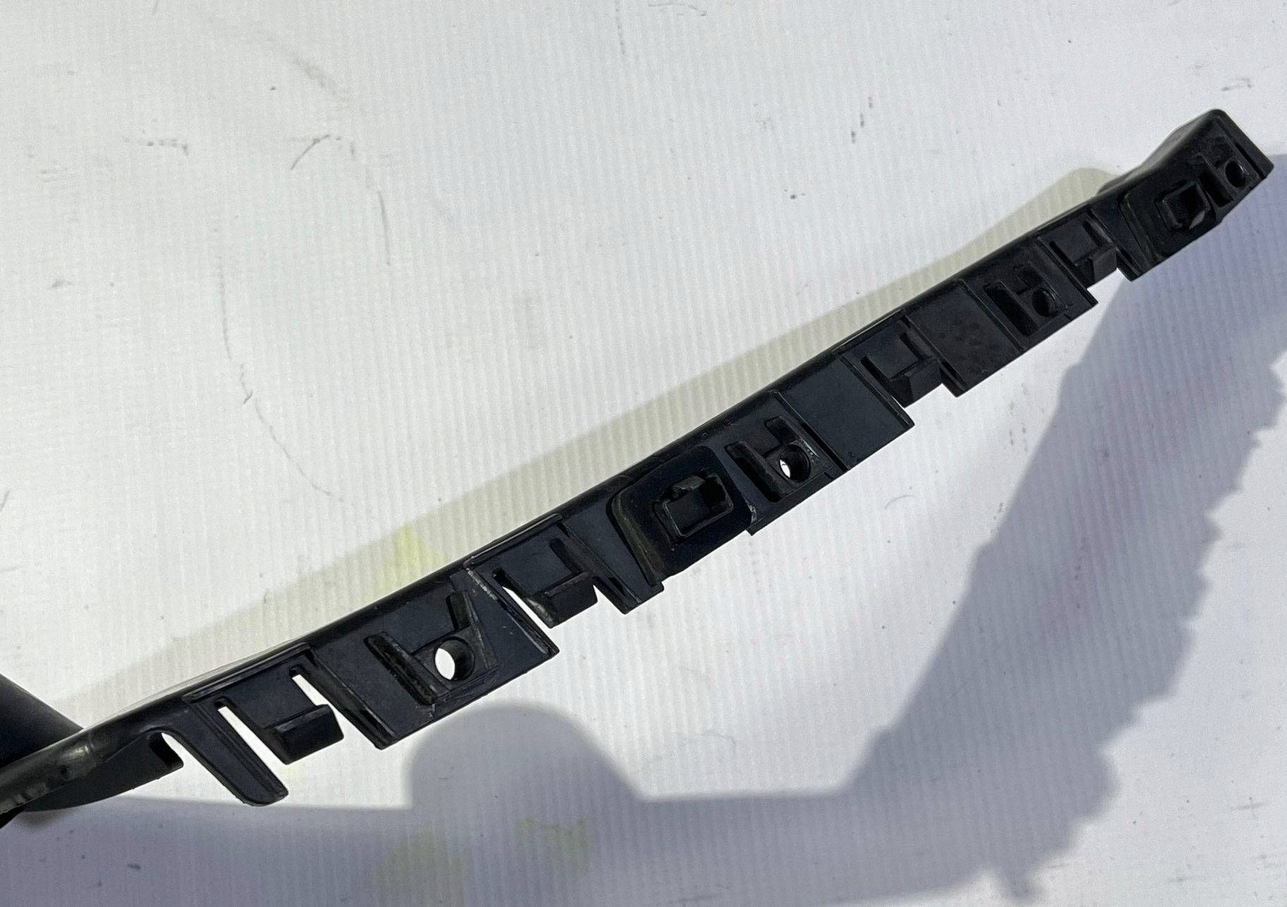 Support Support plaque Console Pare choc Droite Arrière Arrière Maserati Levante
