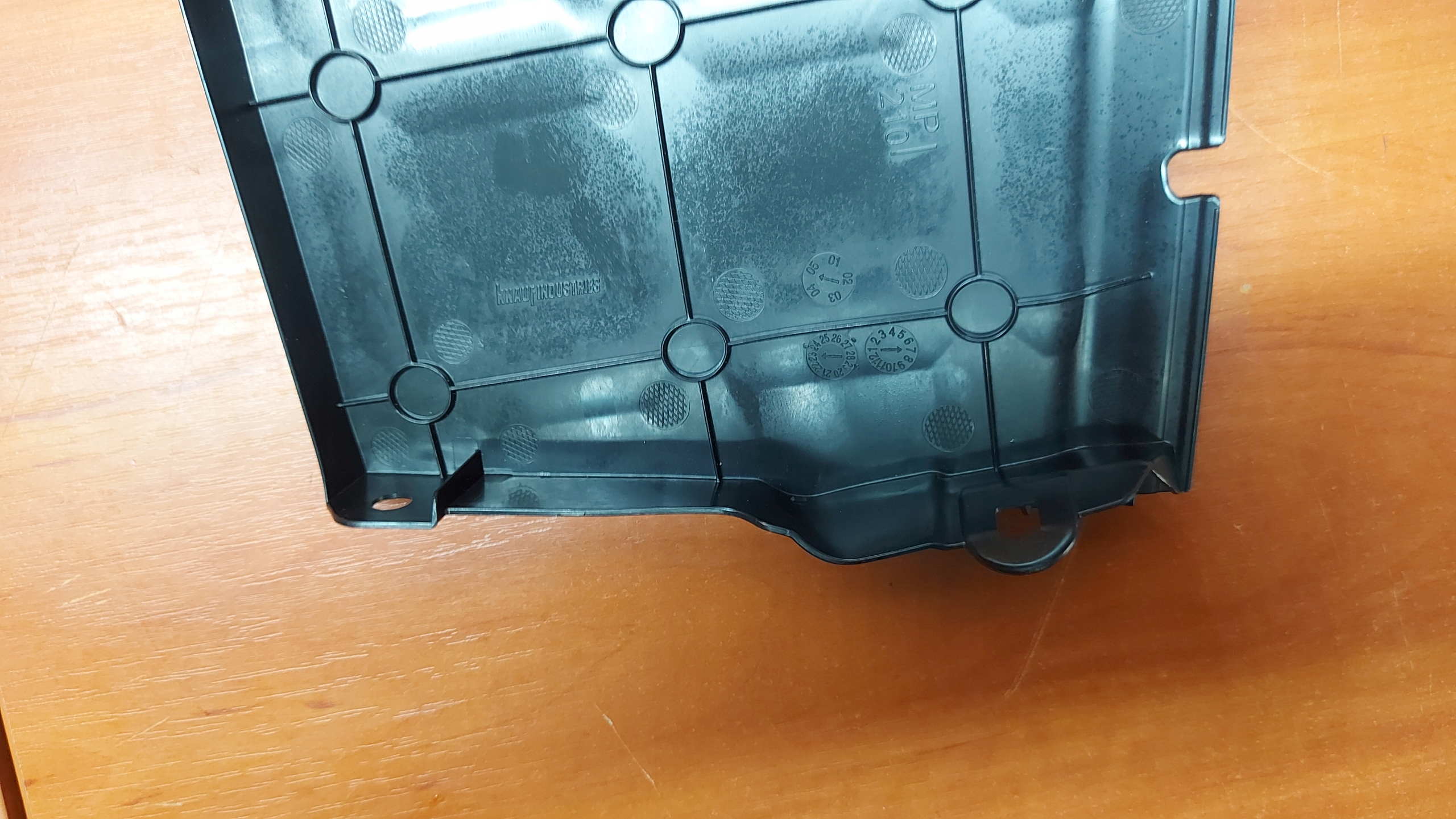 mudguard flap right rear part TOYOTA AYGO X 22