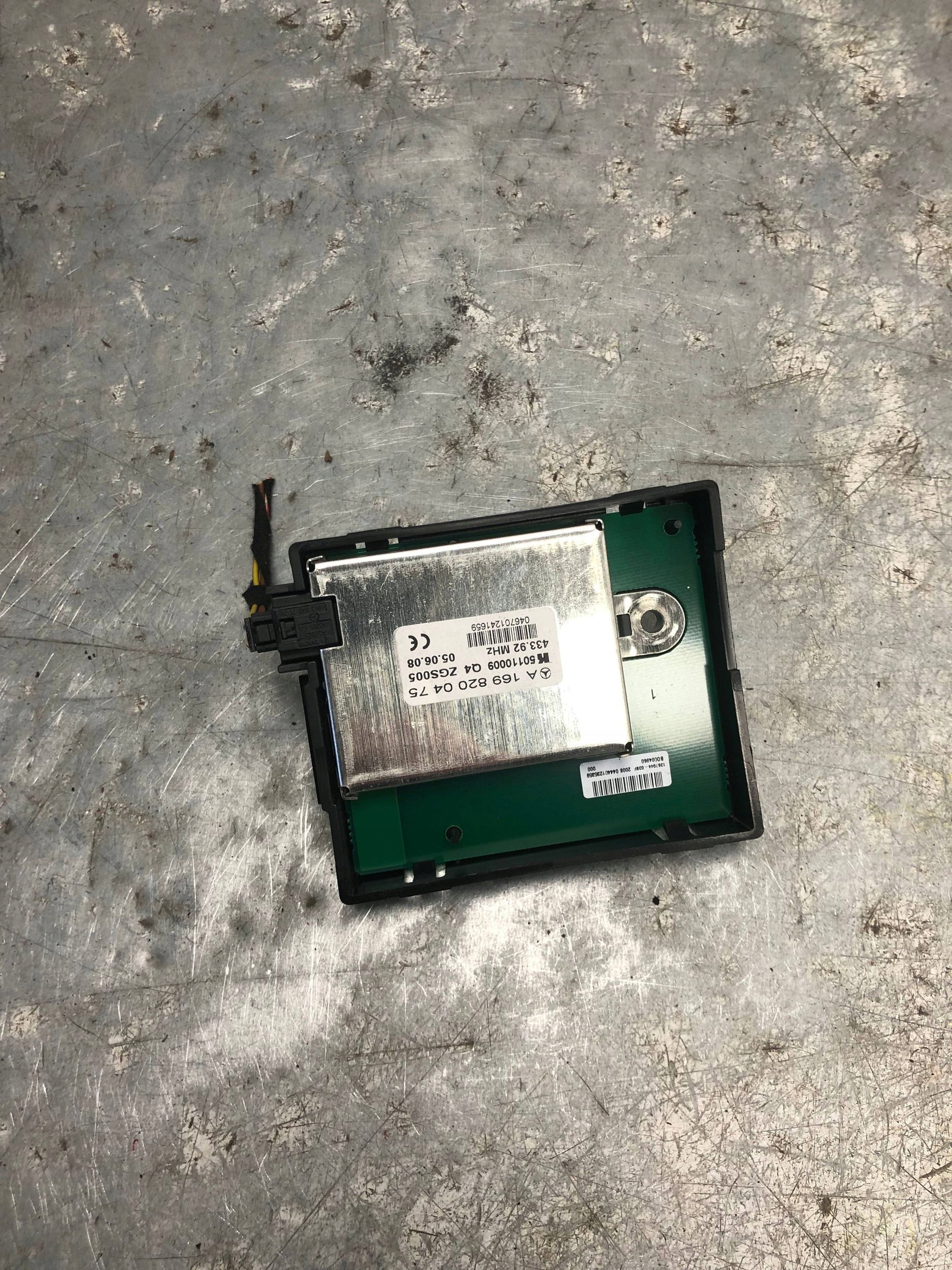 amplifier ANTENY MERCEDES W169 LIFT A1698200475