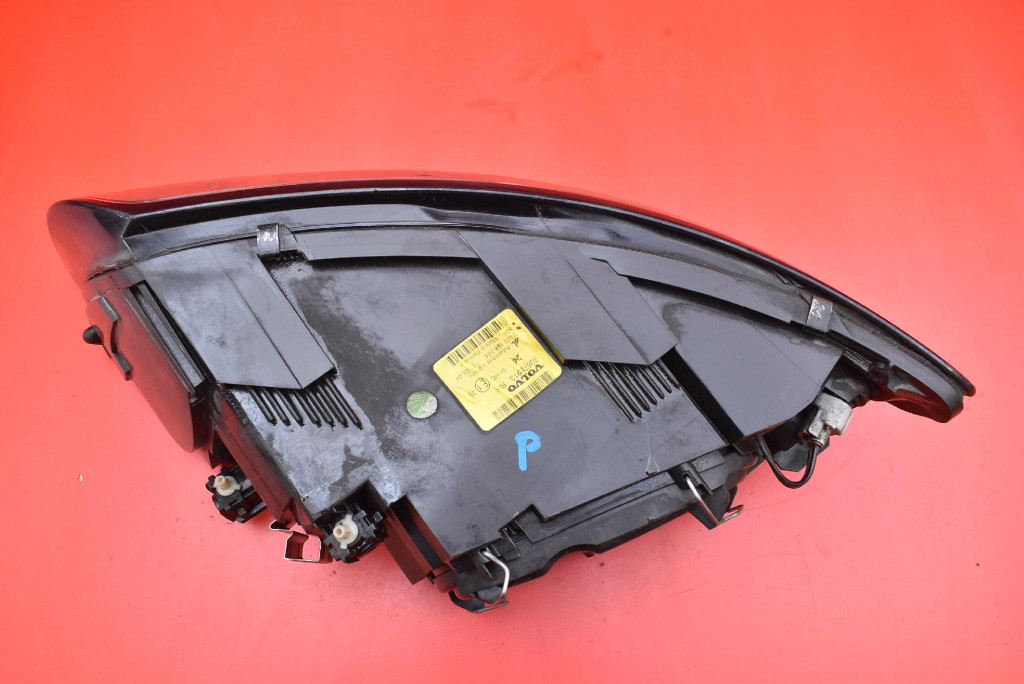 REFLEKTOR right light front lens EU 30678913 VOLVO S40 V40 2 II 04-07