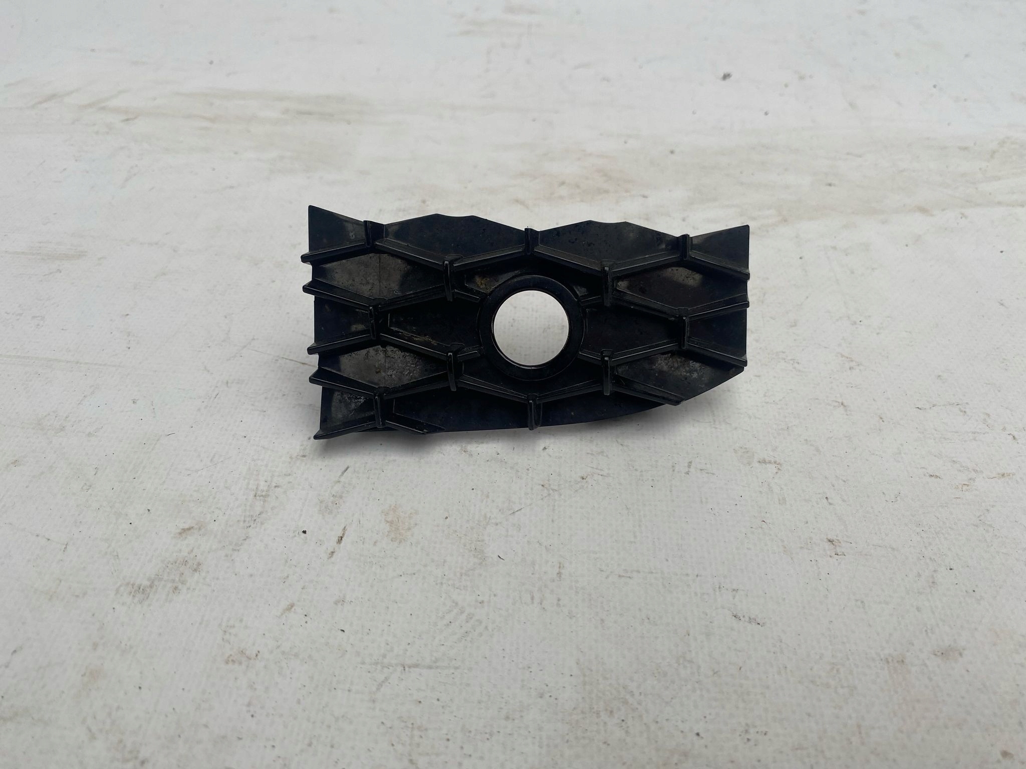 MAZDA 3 IV 18- spoiler frame holder PDC grille right