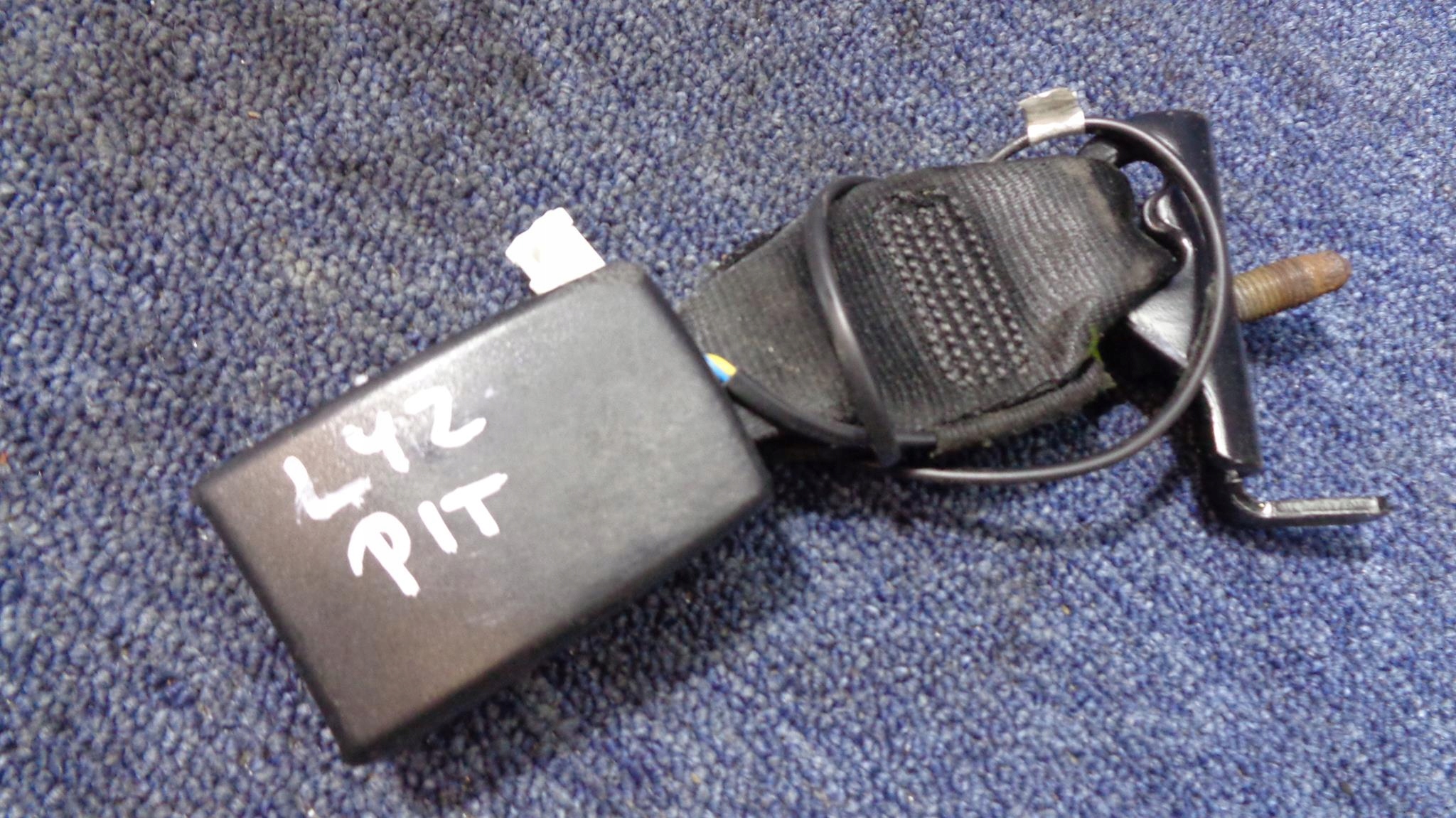 защелка ремня 7355291990 lancia YPSILON 2 II 5d 2012- правый задний