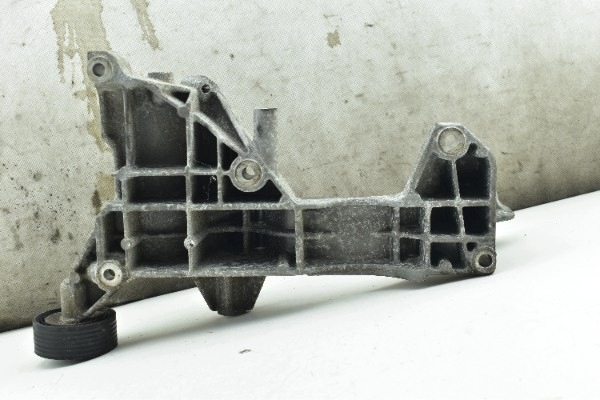 supporto alternatore AUDI A3 8P GOLF V EOS 3.2 V6 022260089M