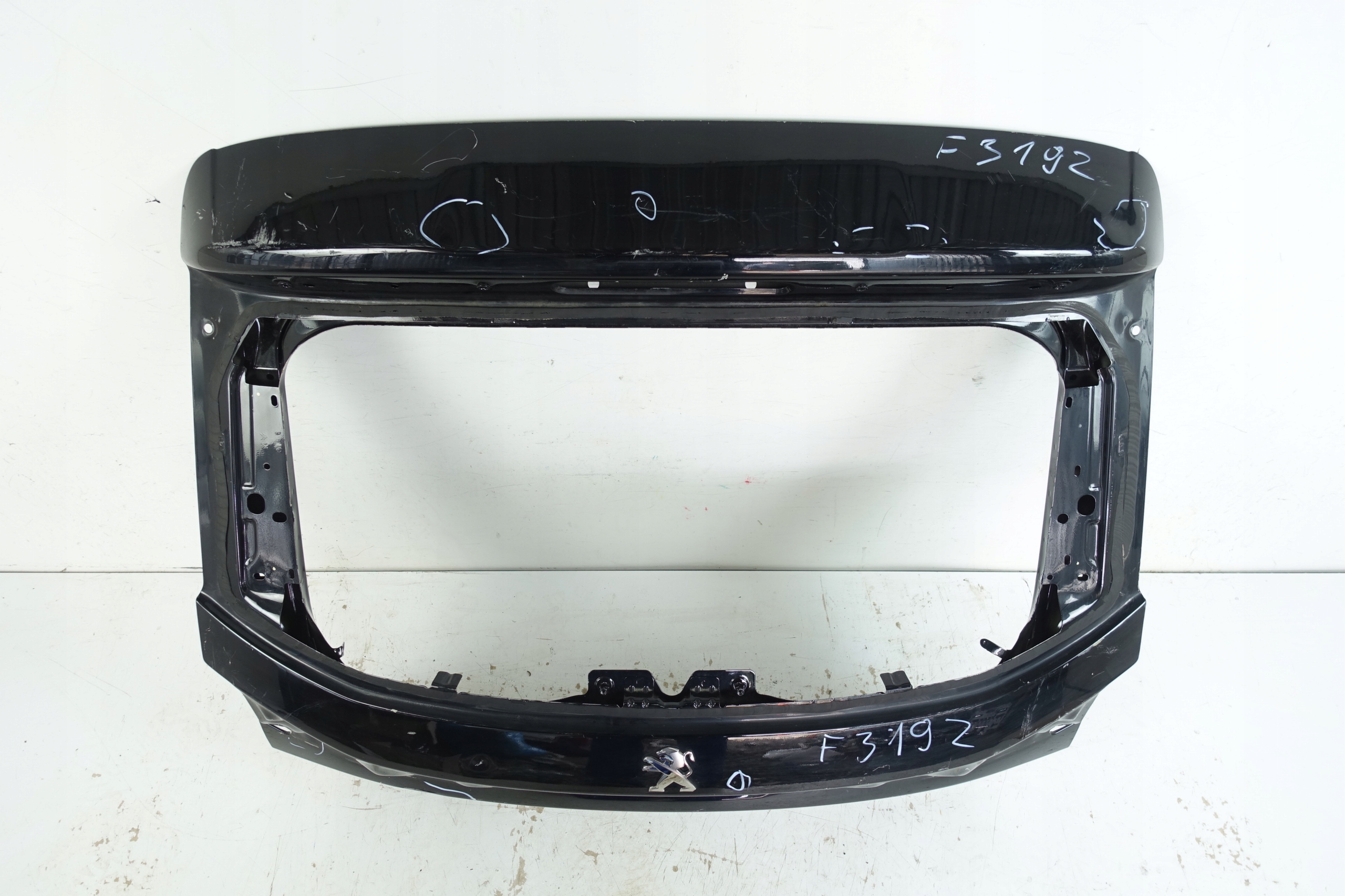 PEUGEOT 208 II 2019- cover trunk door boot