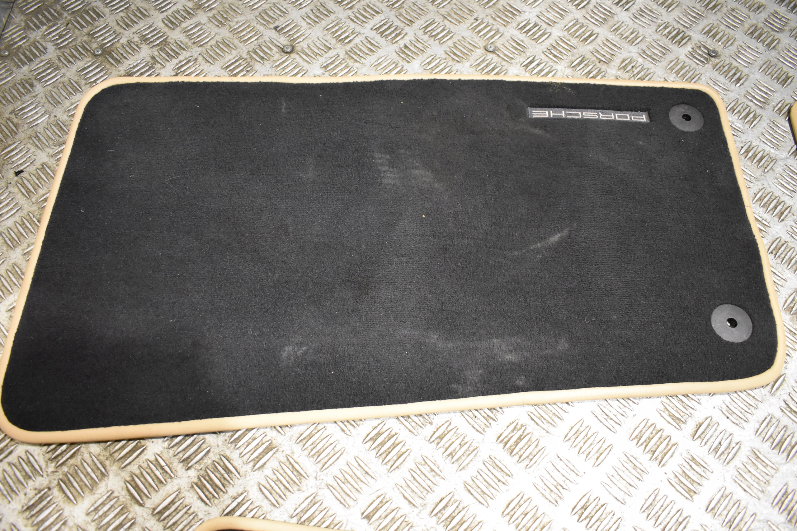 IDEALNE mats PORSCHE PANAMERA 971 1