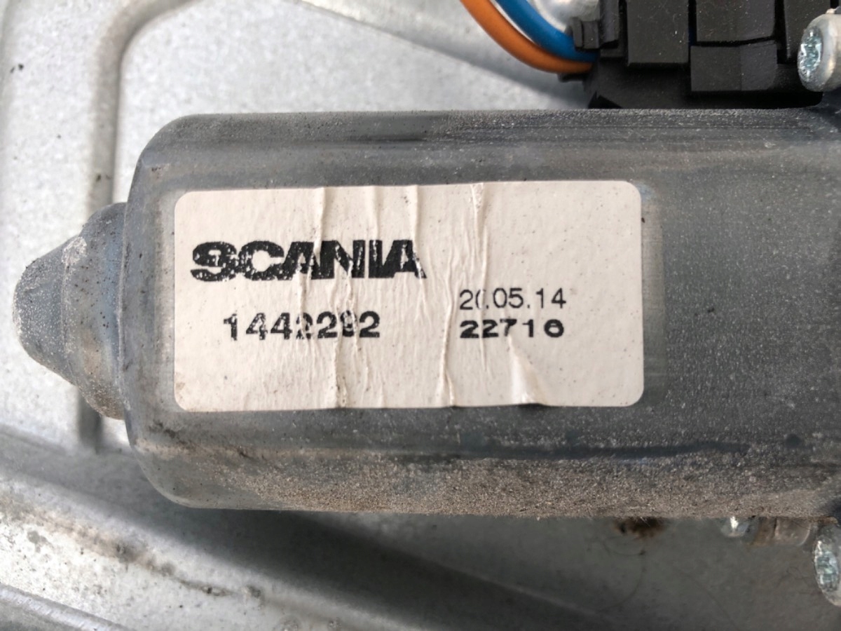 PODNOŚNIK SZYBY LEWY PRZÓD SCANIA P,G,R,T - series 1442292 Hatchback Typ samochodu Samochody osobowe