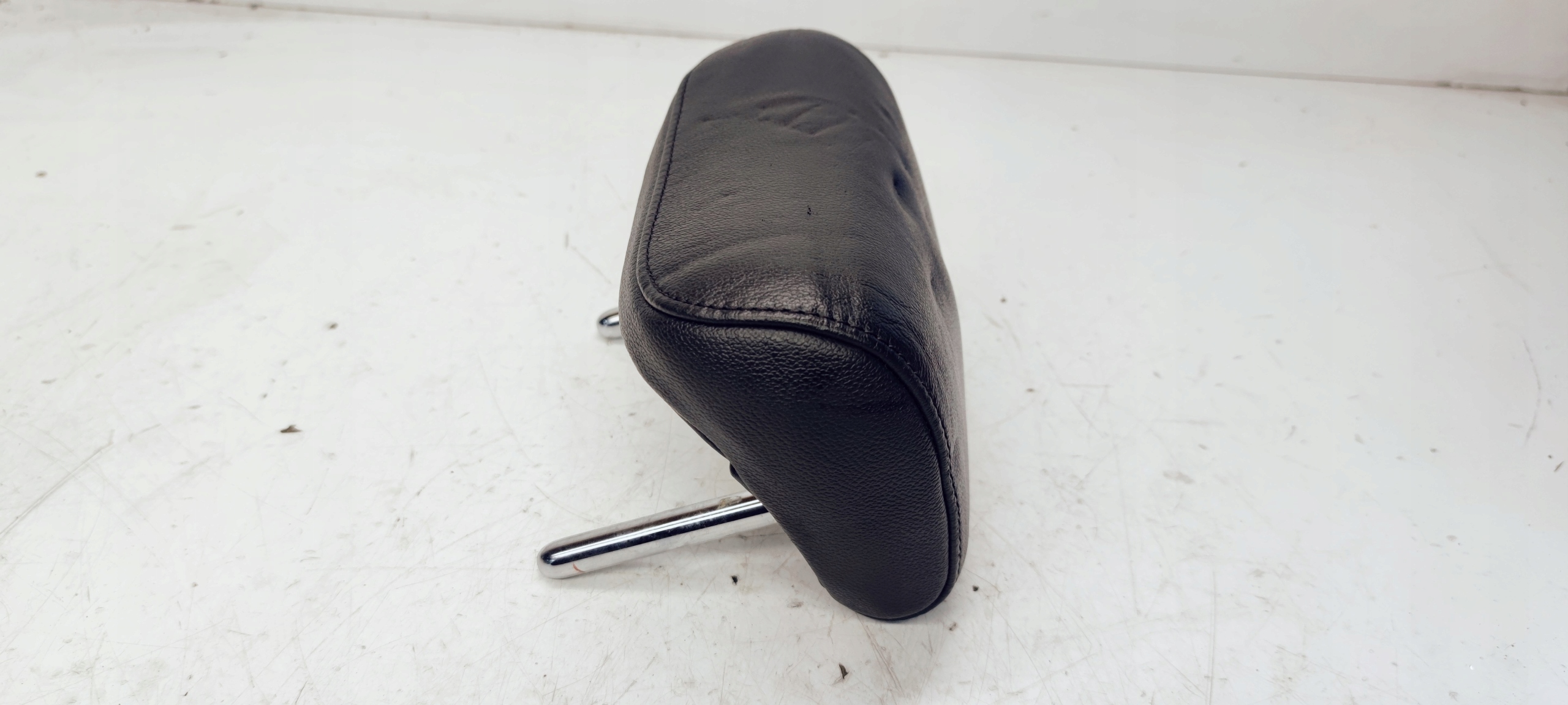 KOPFSTUETZEN SITZ MITTE HECK LEDER AUDI A6 C7