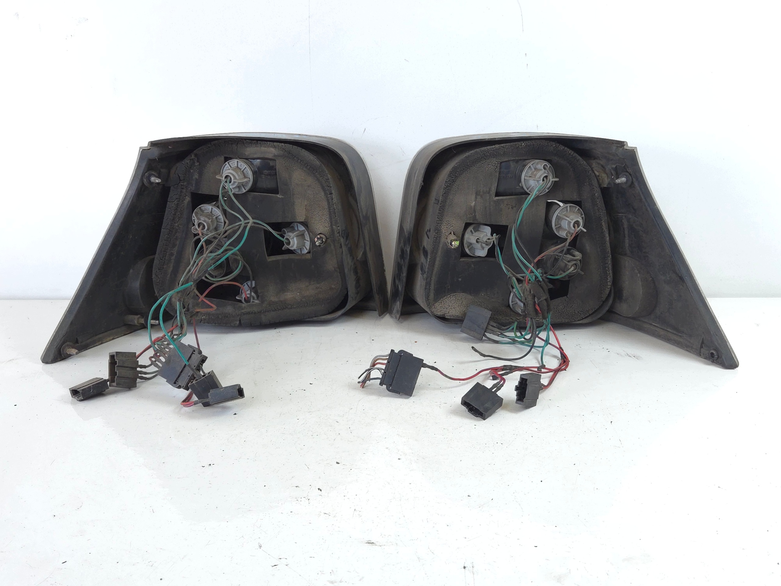 VW GOLF IV HB light left right rear part KOMPLET TUNING LEXUS SONAR