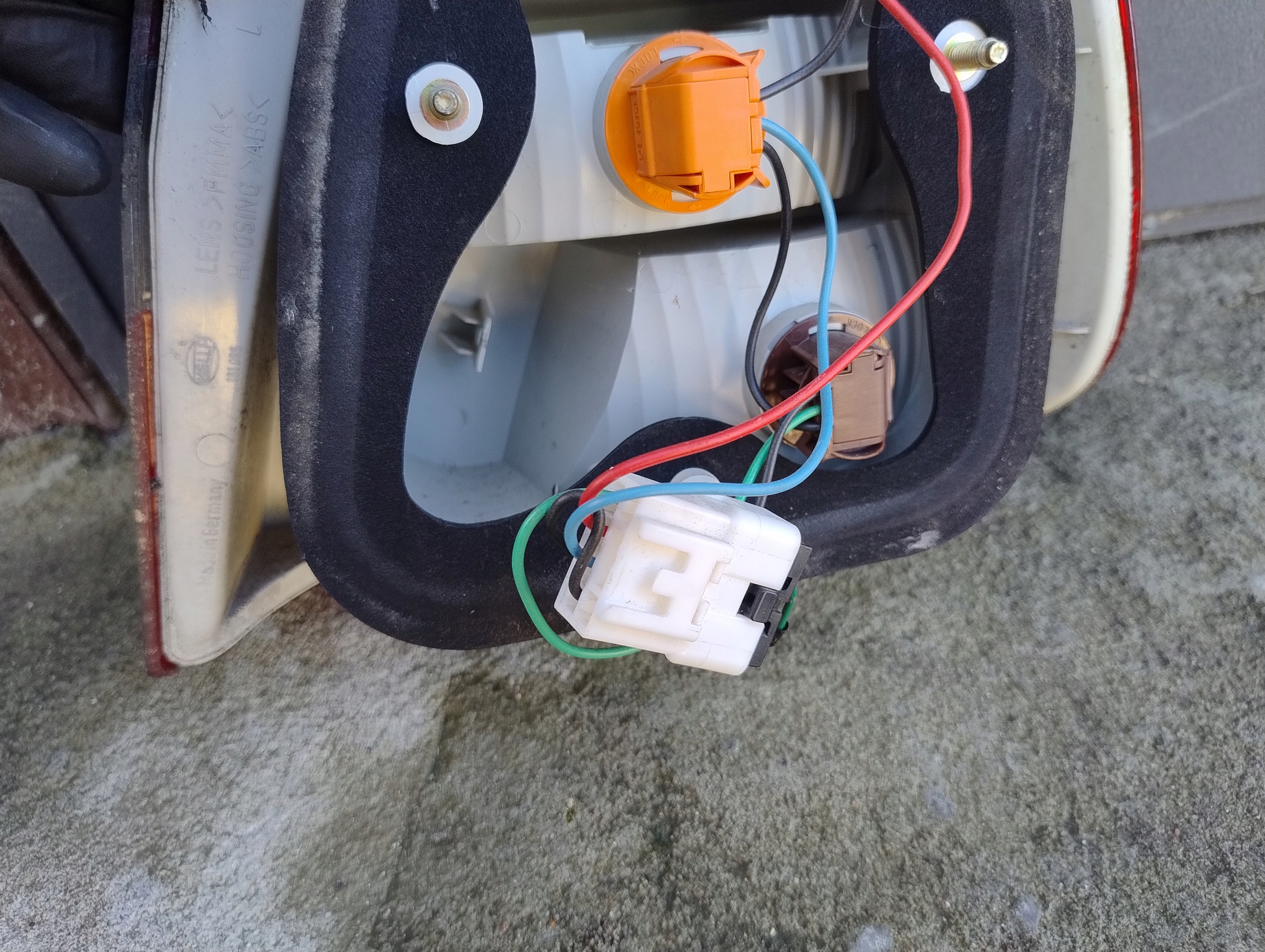 MITSUBISHI CARISMA LIFT light rear left 151081