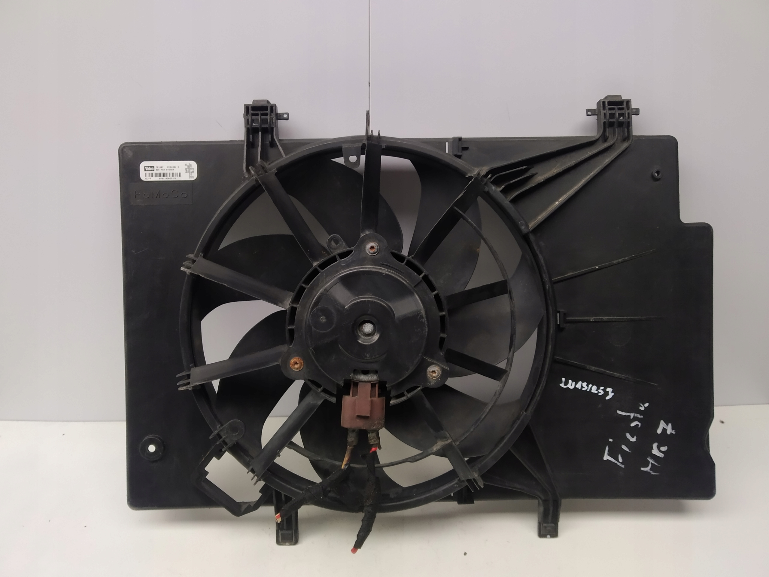 Fiesta VII Mk7 B-Max ventilátor obal chladiče 8V51-8C607CG ventylátora