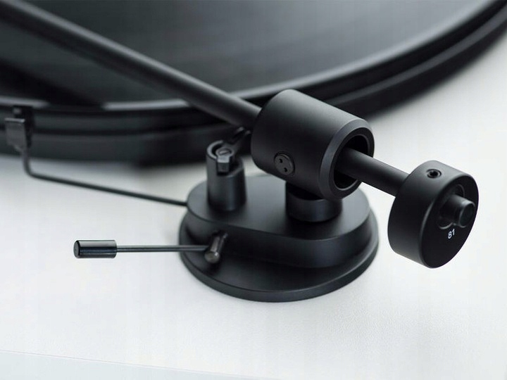 GRAMOFON PRO-JECT PRIMARY E czarny + platforma Szerokość produktu 40 cm