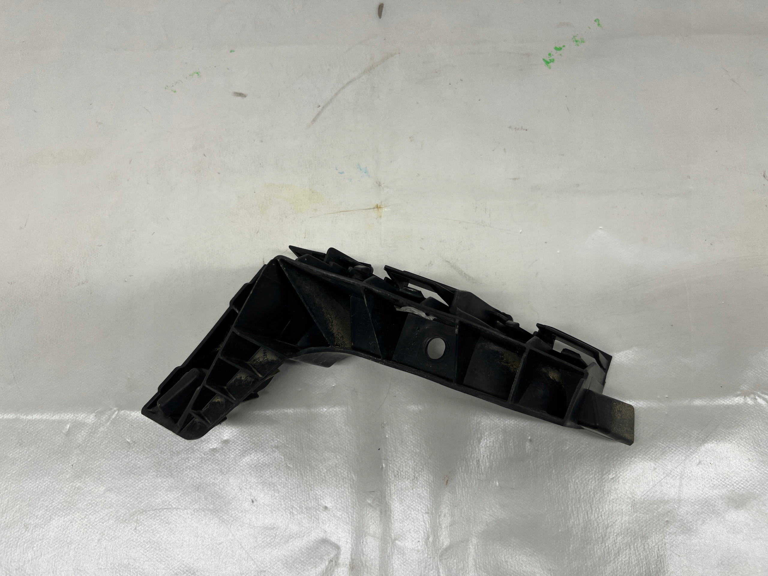 Seat Arona bumper bracket right rear part 6F9807378D