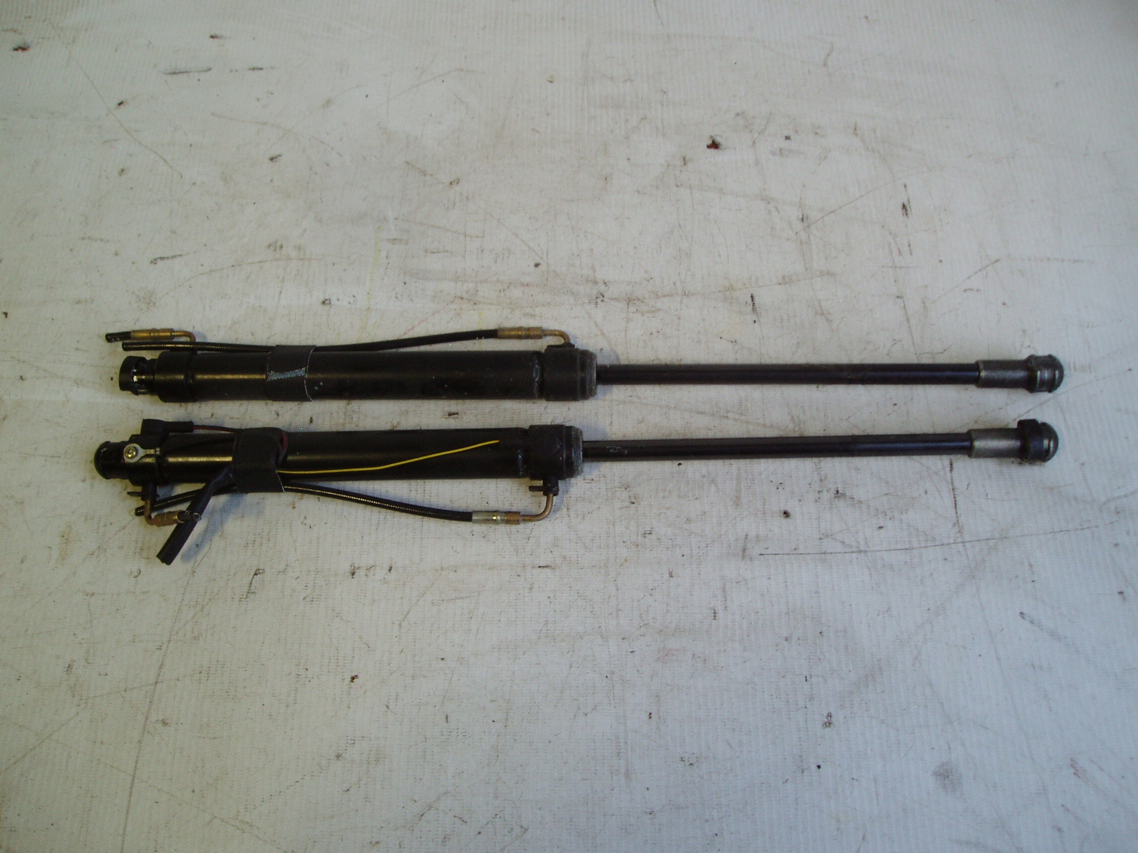 SIŁOWNIK DACHU OPEL ASTRA G CABRIO