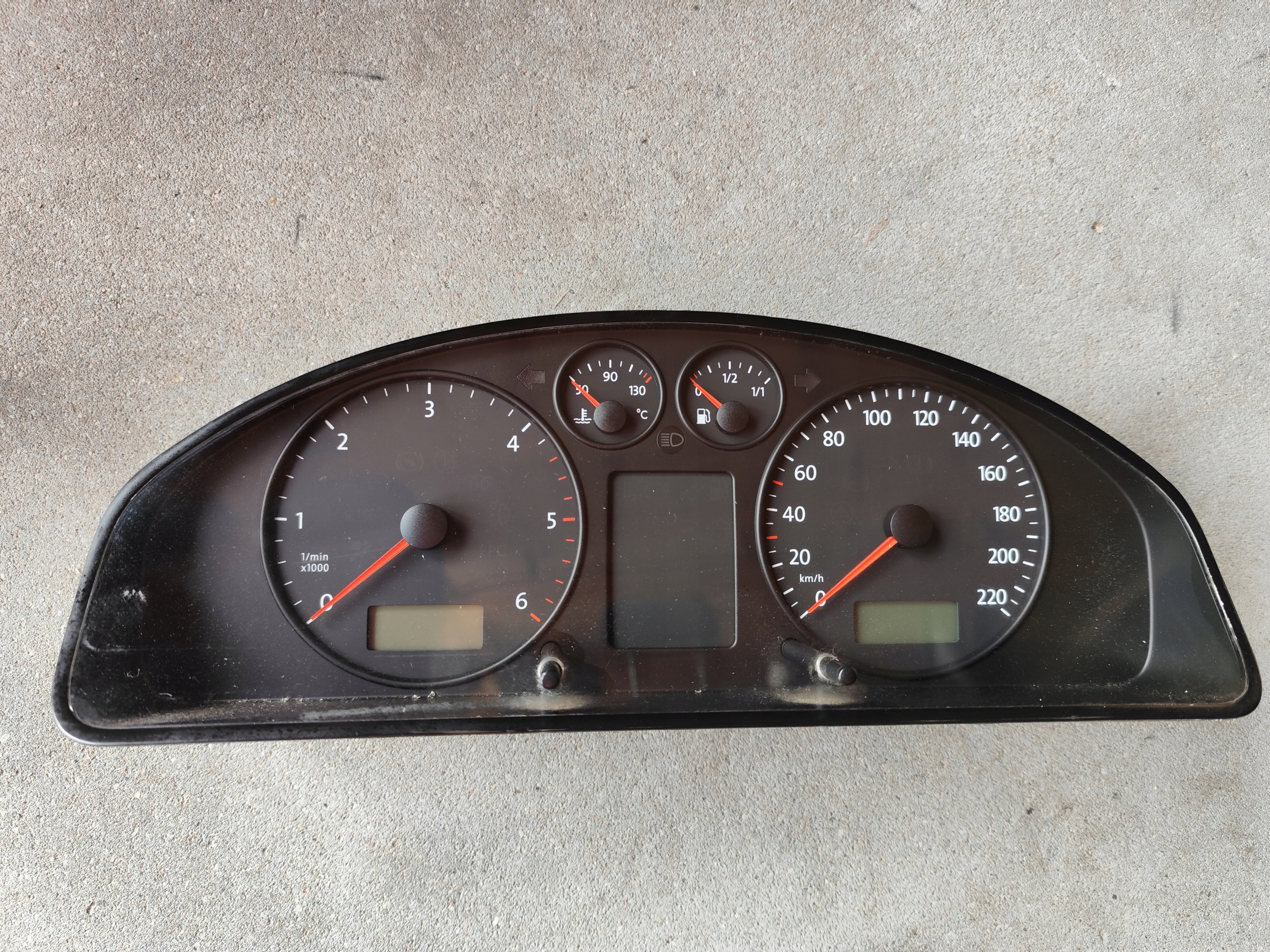 dials dials clock predkosciomierz VW T5 1.9 TDI 7H0920850RX