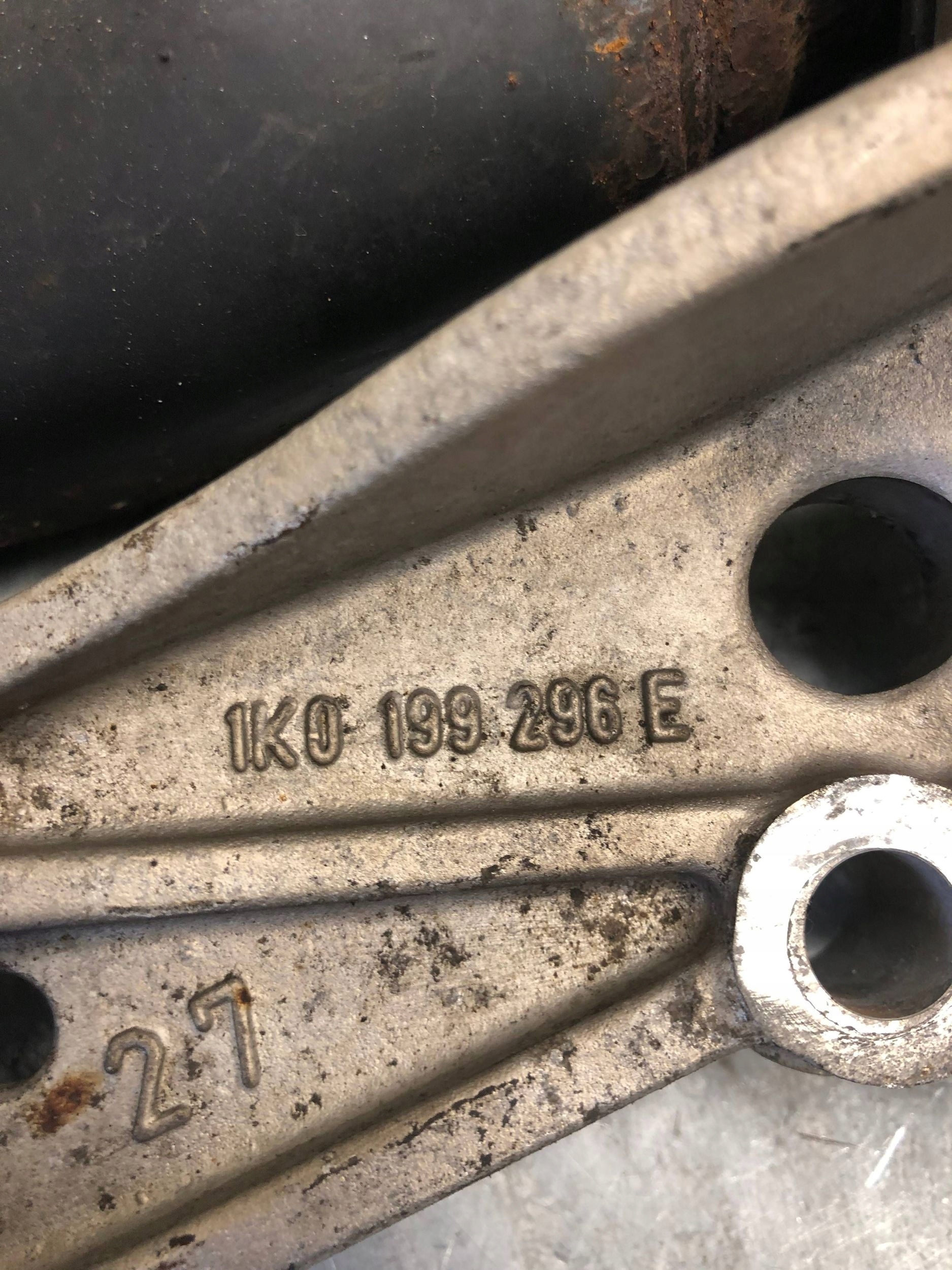 arm right front VW GOLF VI 1K0199231J 1K0199296E