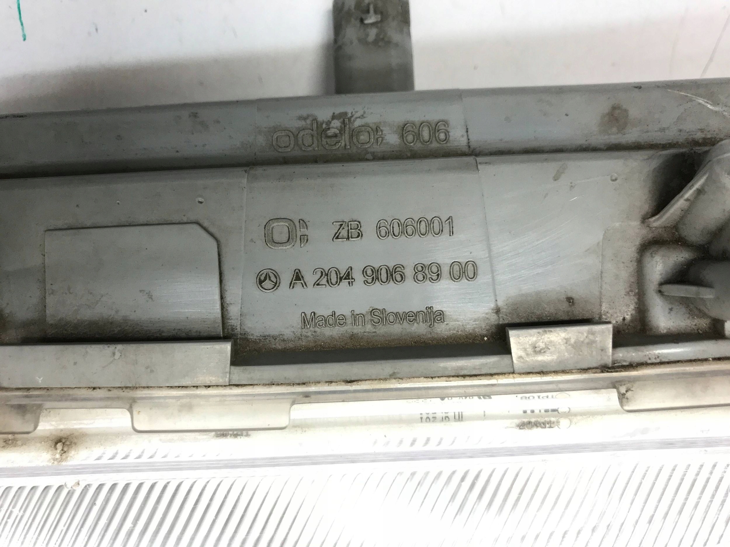 ГАЛОГЕН езды днем передний левый MERCEDES W207 W204 A2049068900