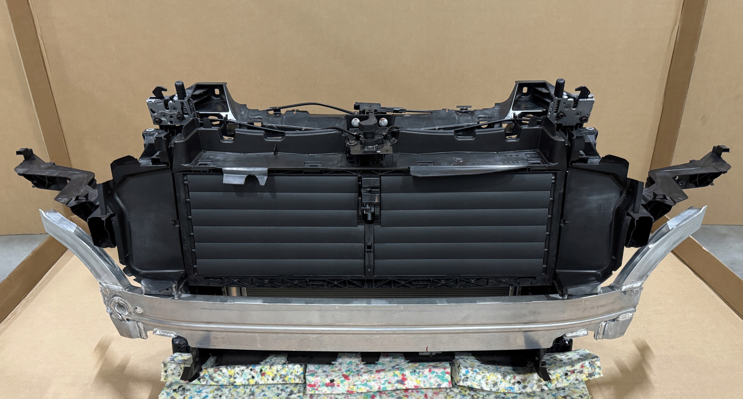 AUDI Q7 4M 2025 45TDI 3.0TDI support panel for radiators radiator blinds complete 9km